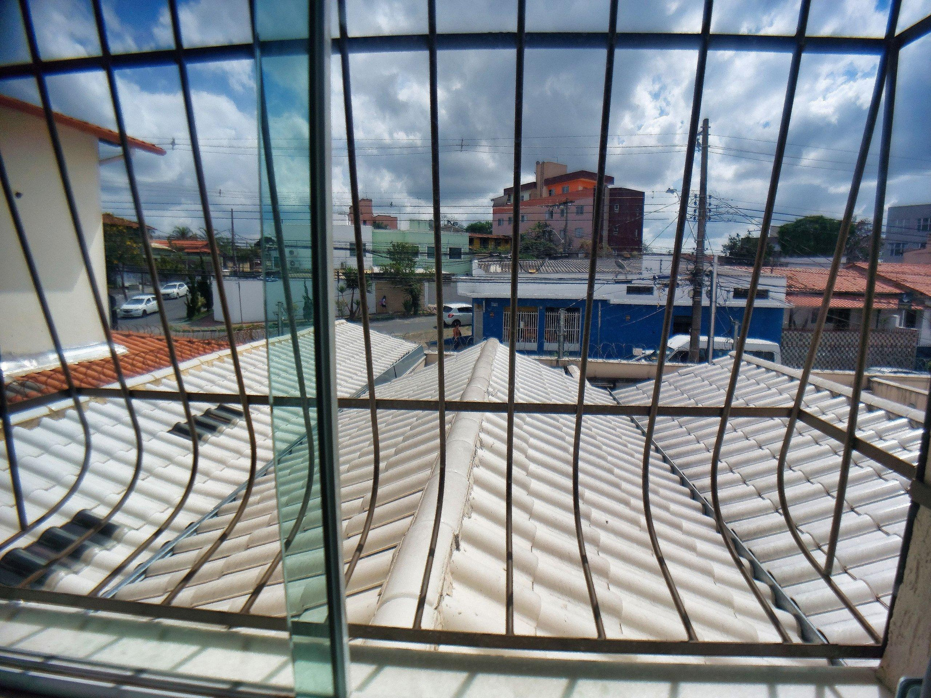image-housing-carousel