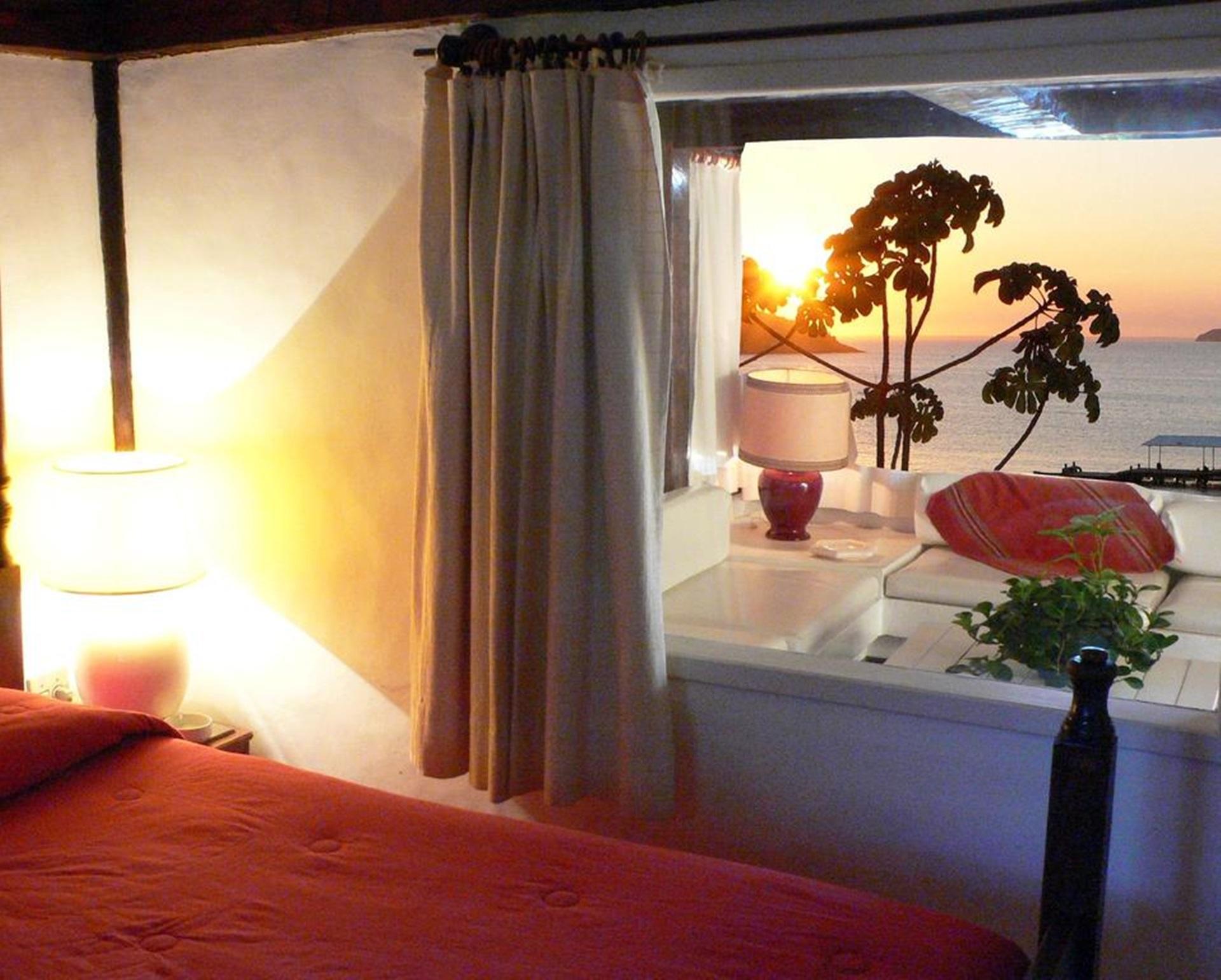 image-housing-carousel