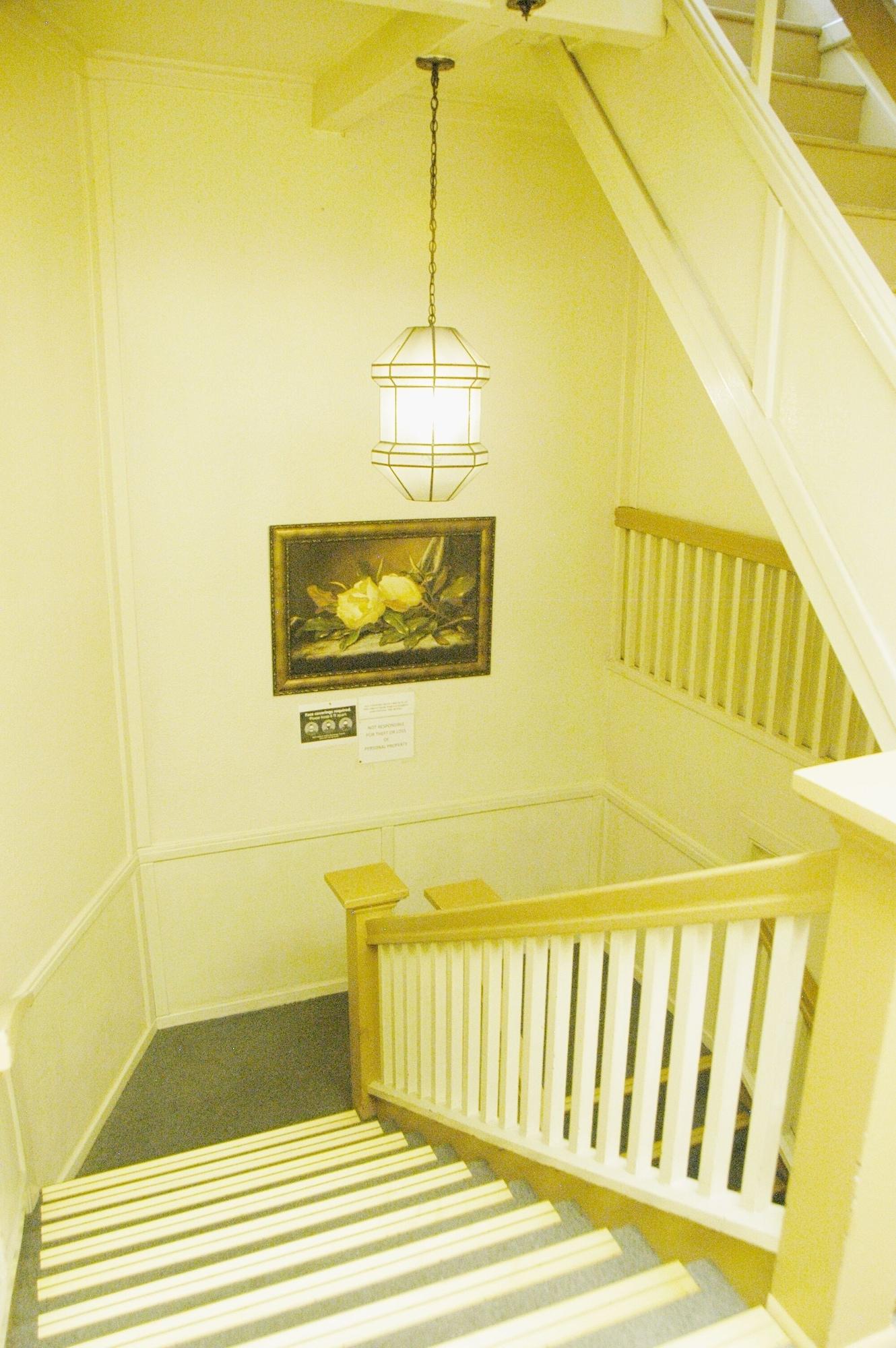 image-housing-carousel