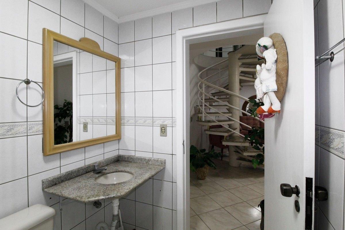 image-housing-carousel