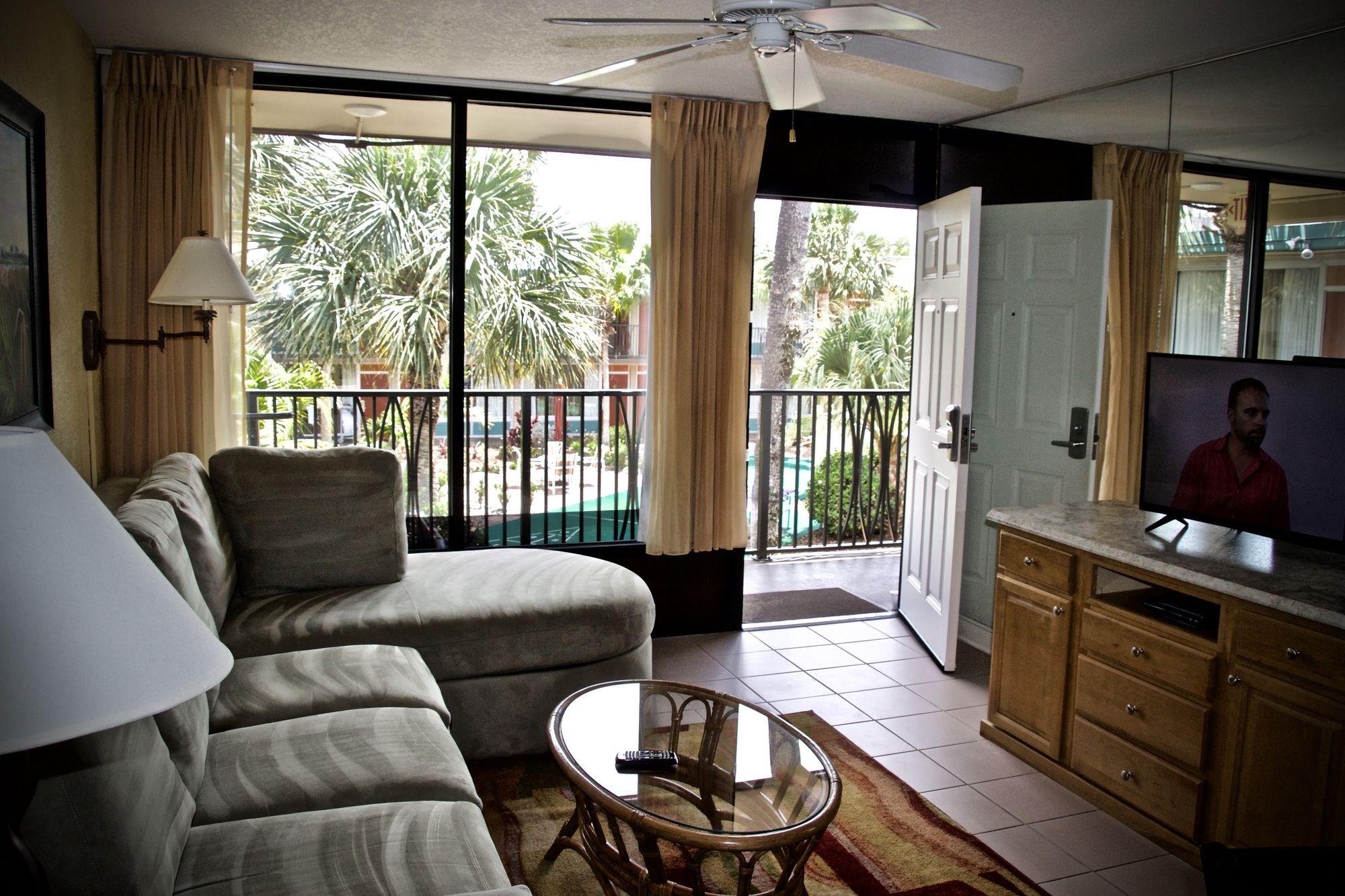 image-housing-carousel