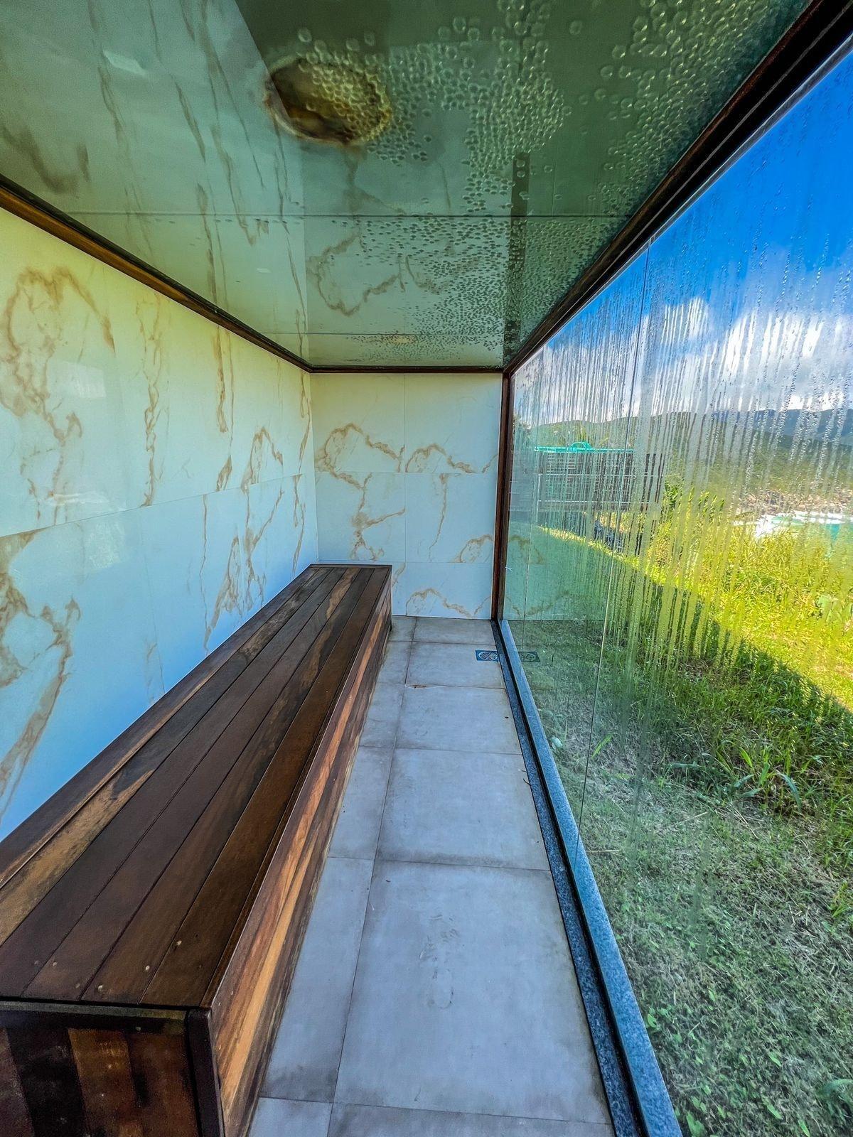 image-housing-carousel