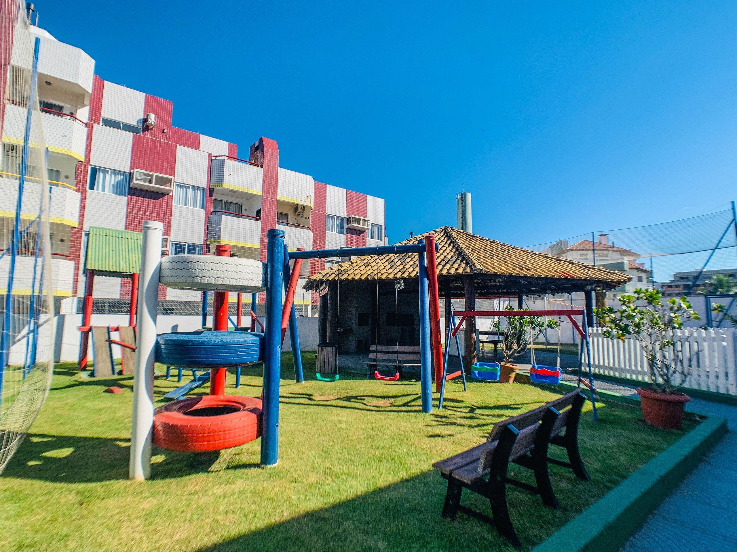 image-housing-carousel
