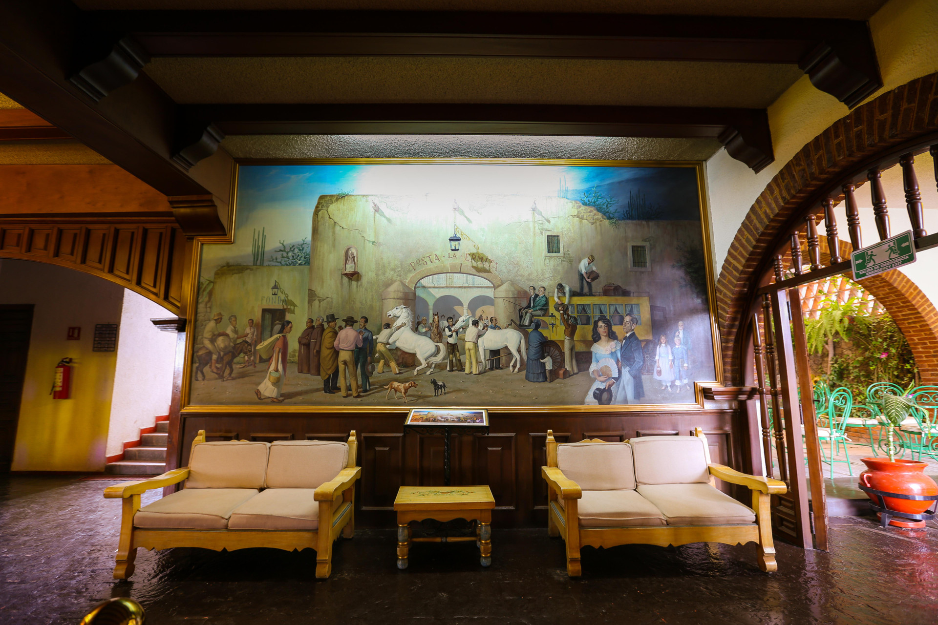 image-housing-carousel