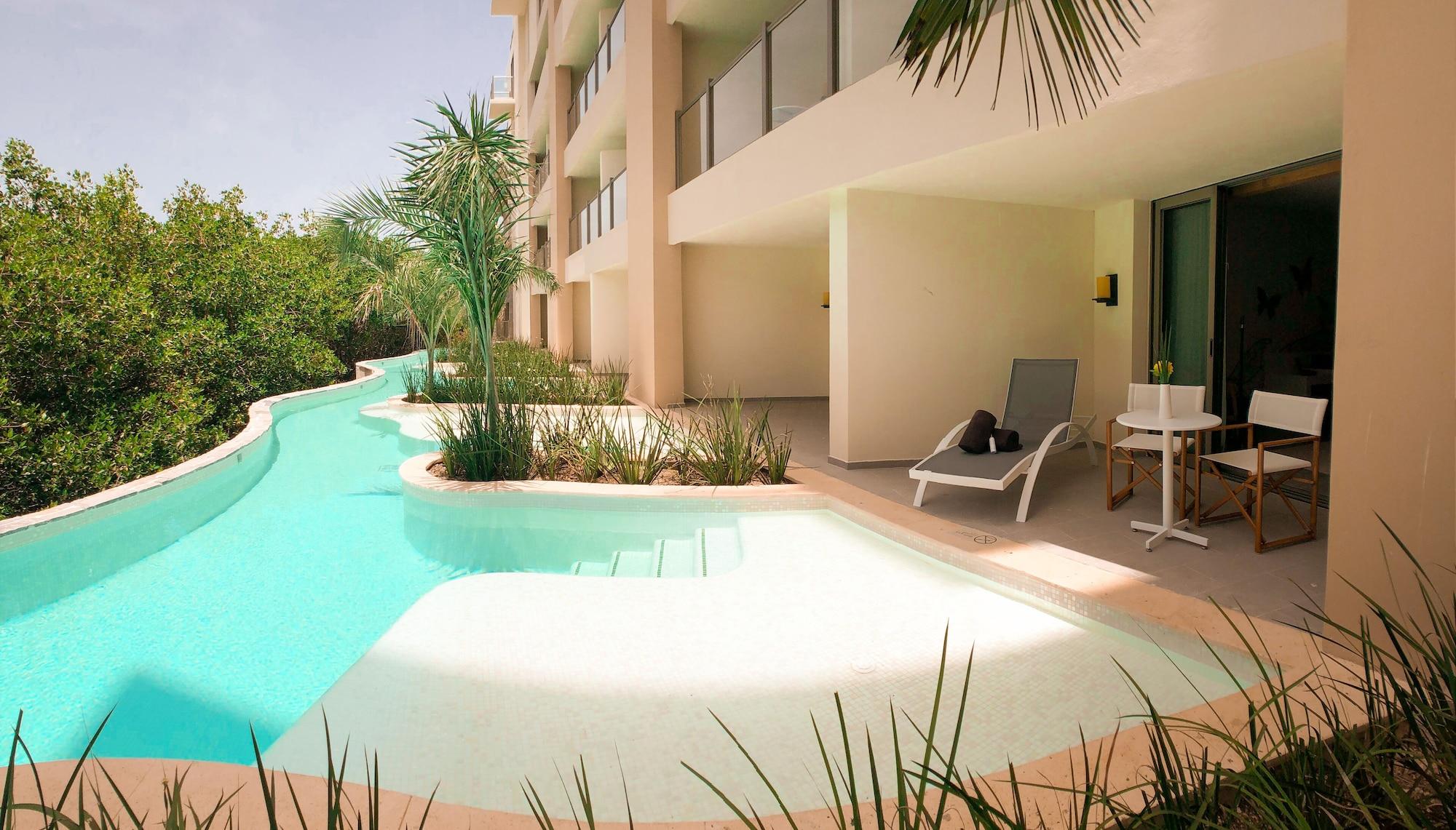 Junior Suite Swim-Out King