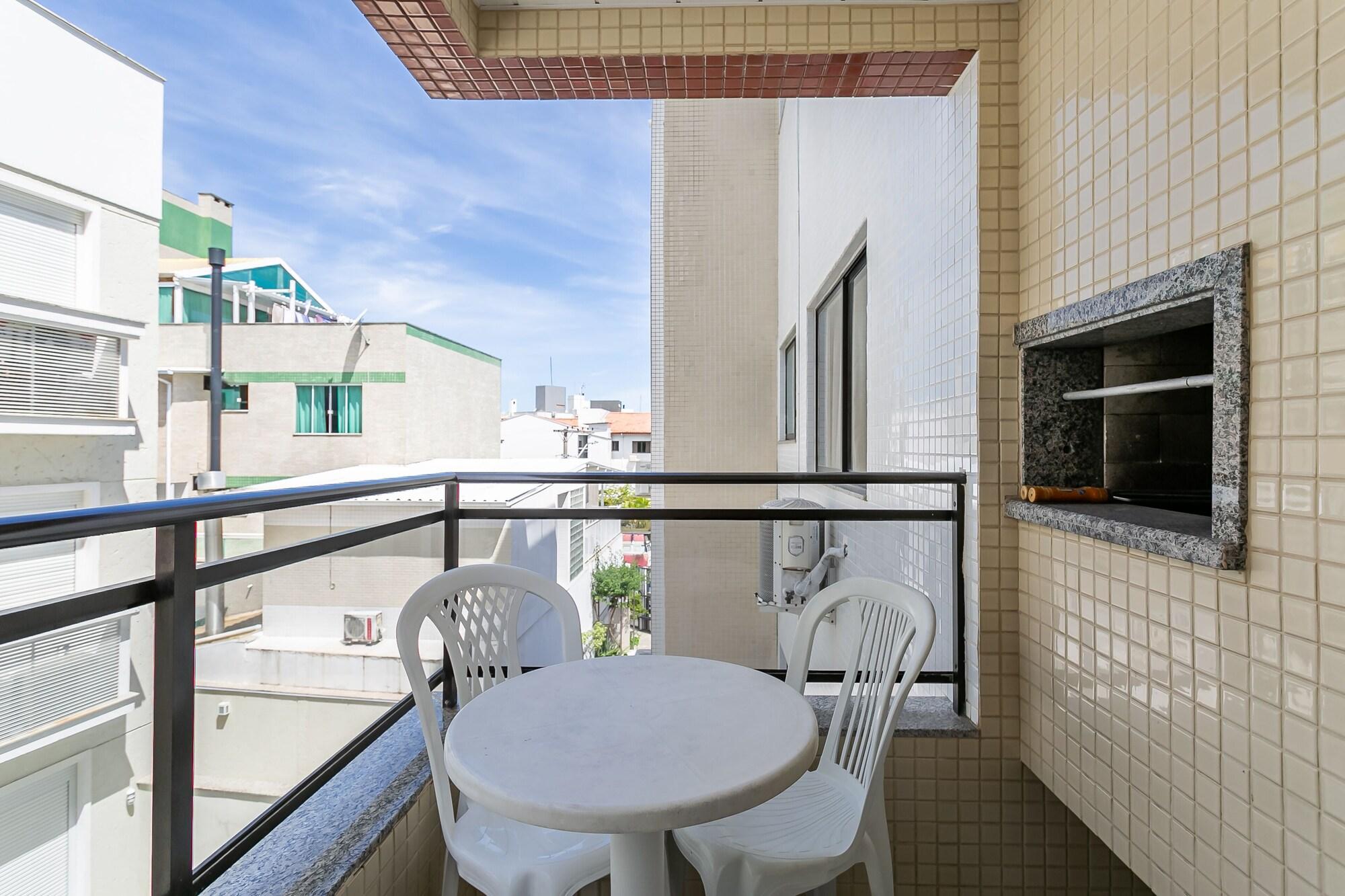 image-housing-carousel