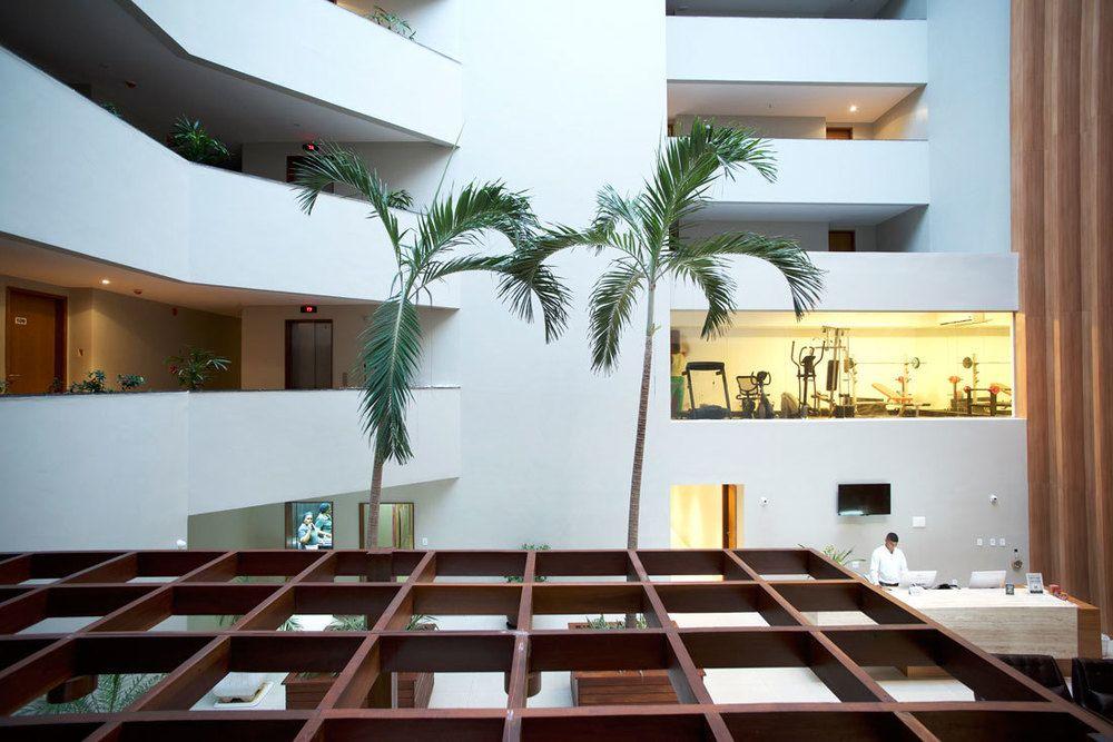 image-housing-carousel
