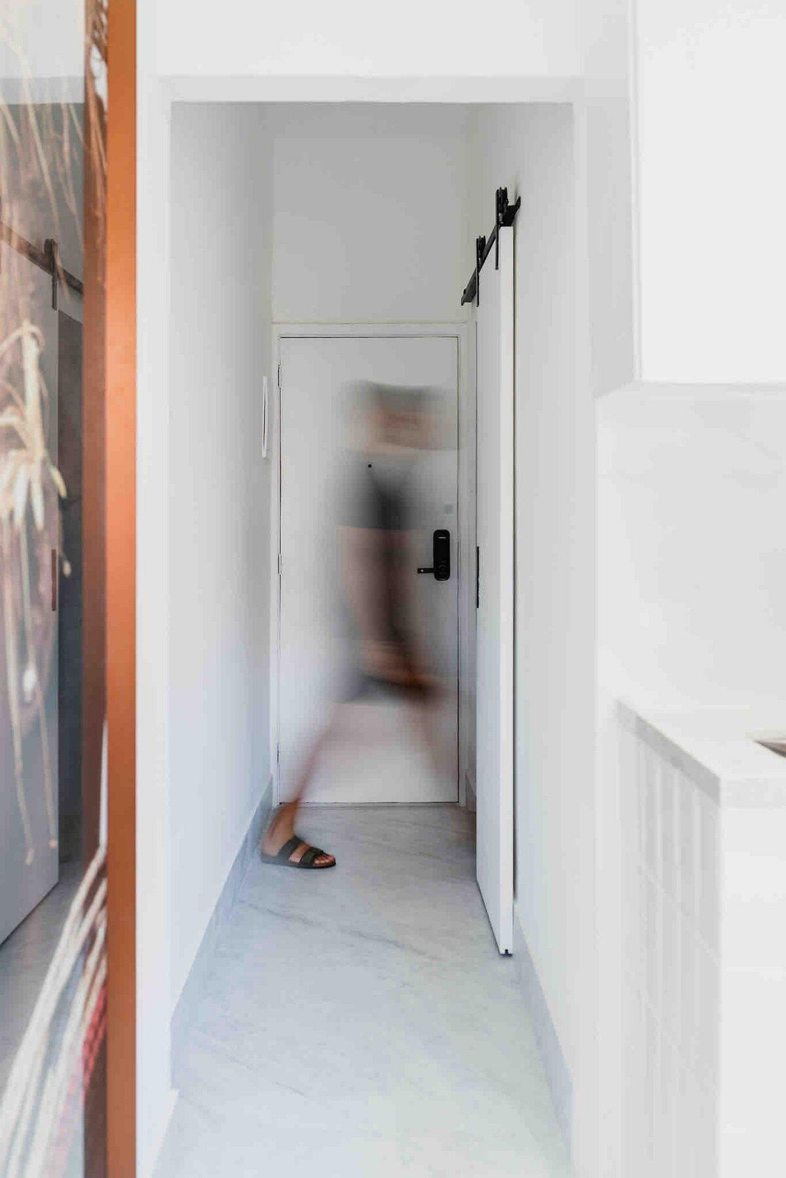 image-housing-carousel