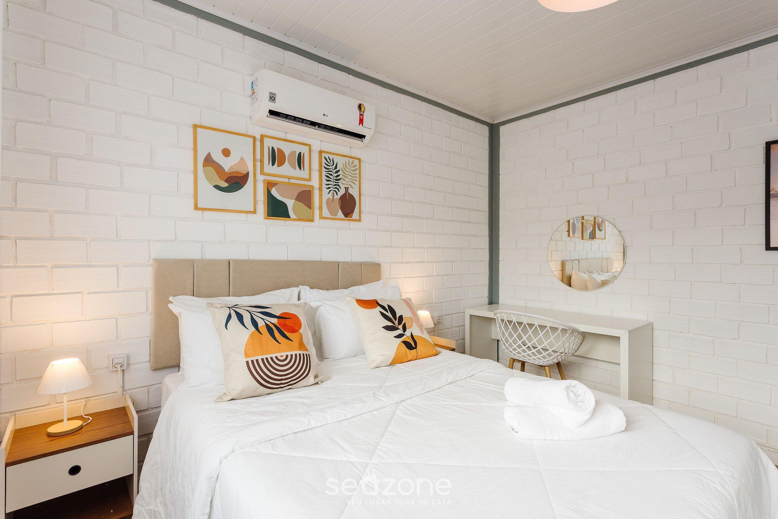 image-housing-carousel