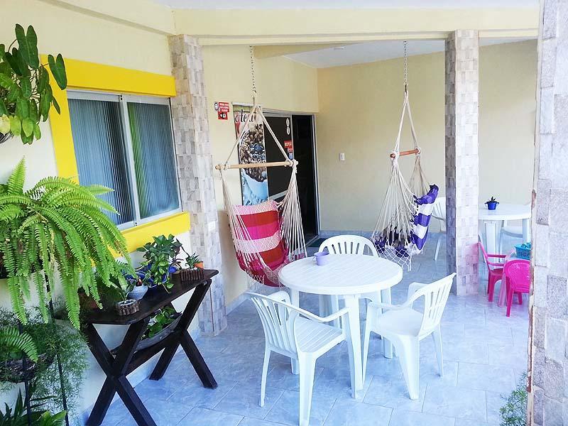 image-housing-carousel