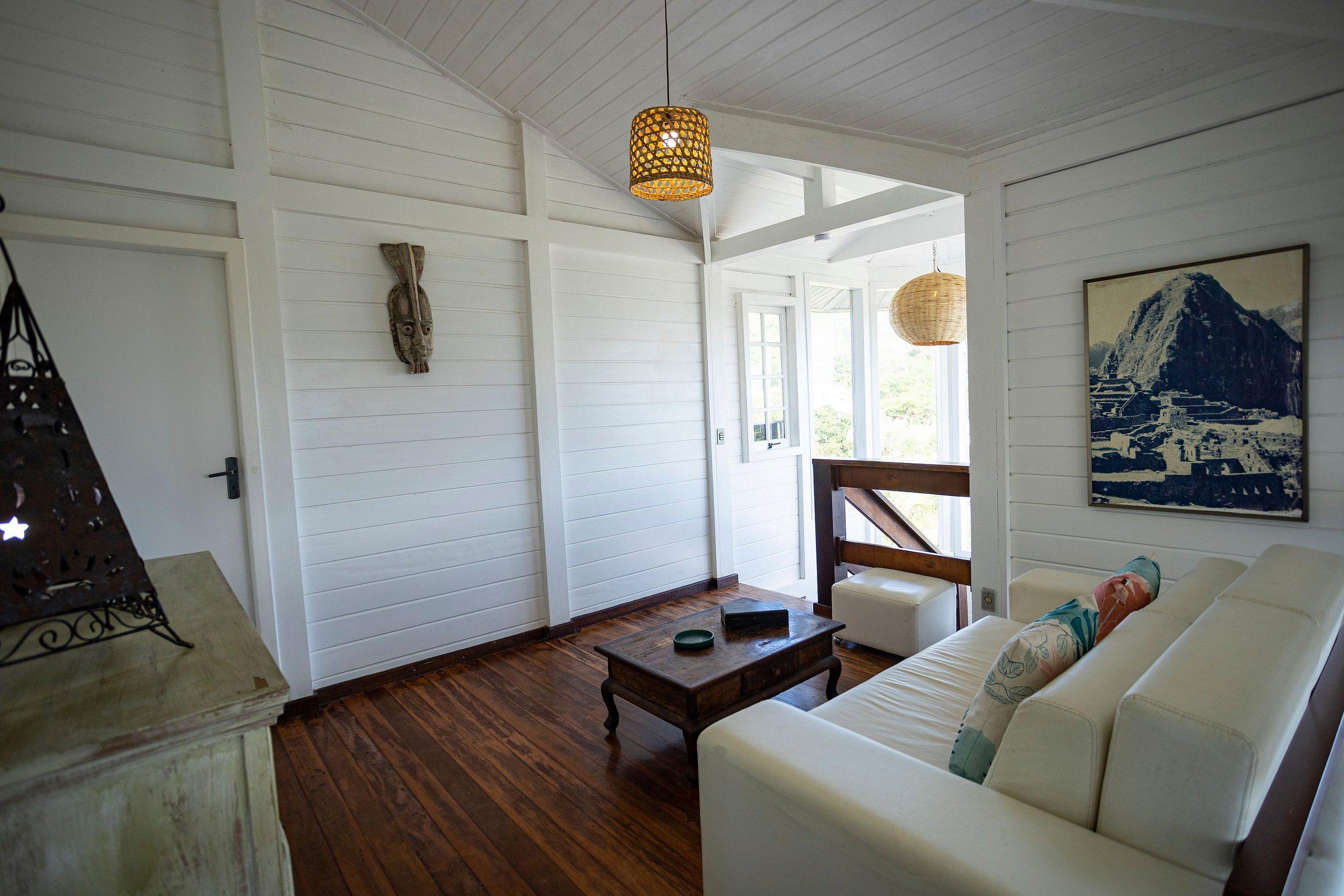 image-housing-carousel