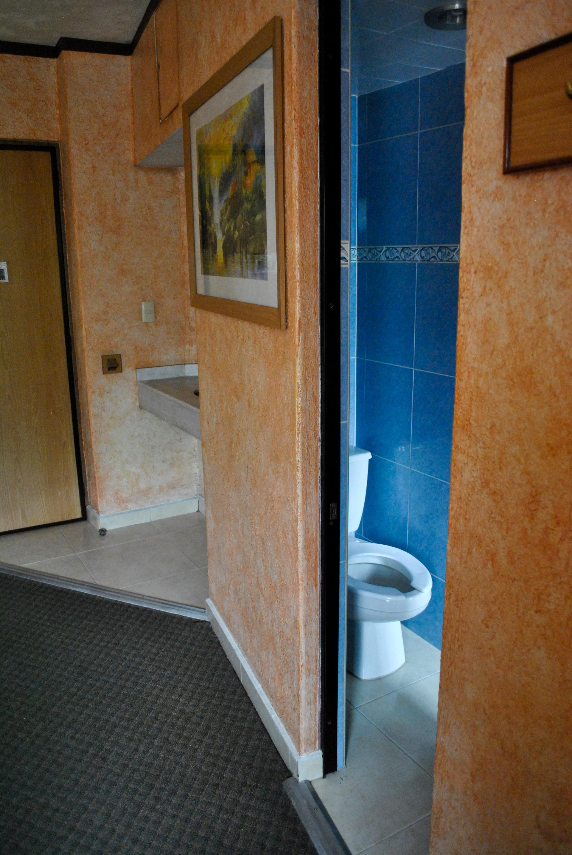 image-housing-carousel