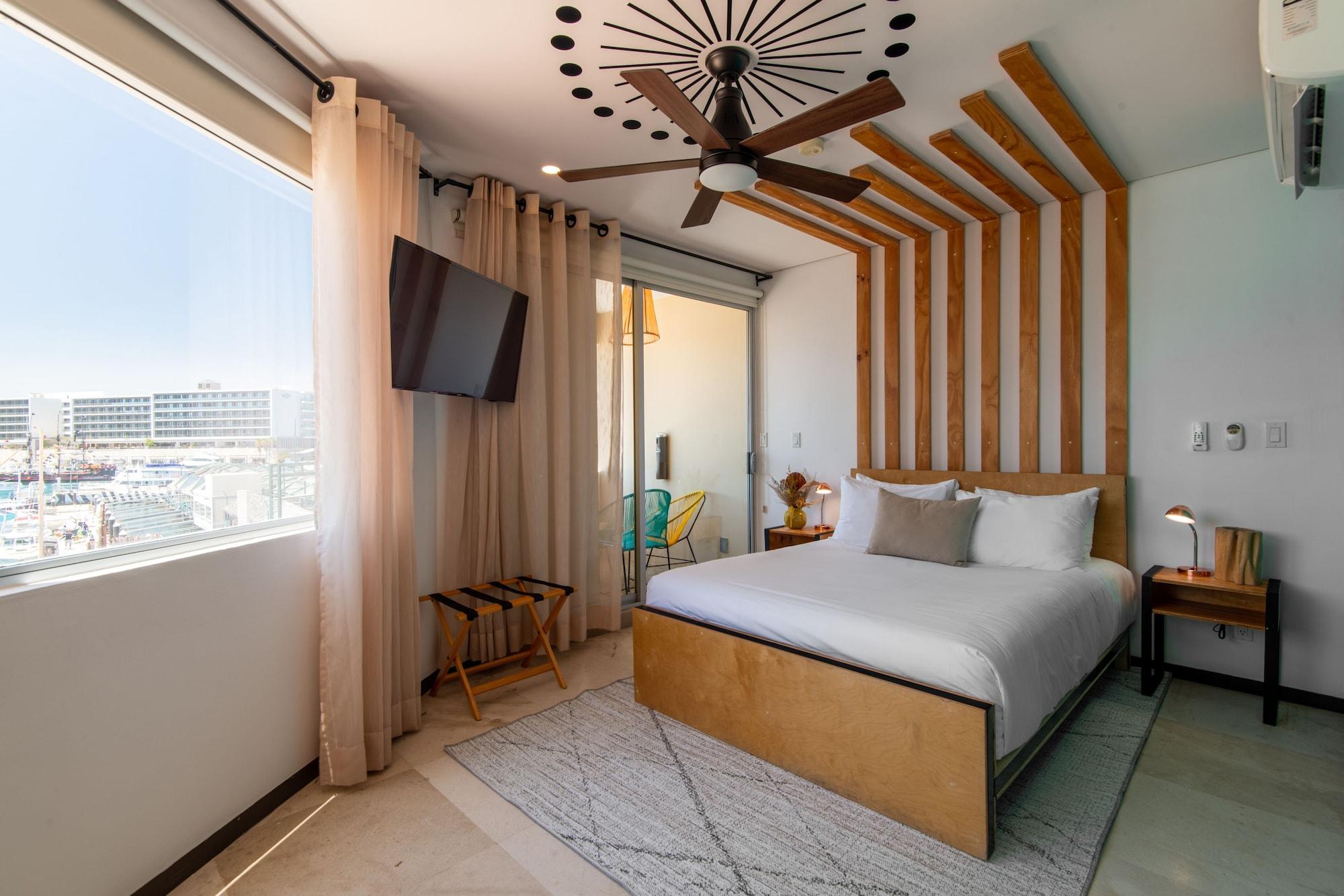Habitación doble Premium, 1 cama Queen size, balcón, vista a la marina o club náutico
