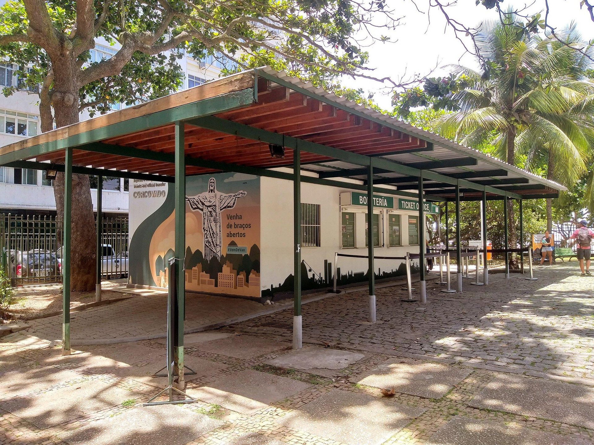 image-housing-carousel