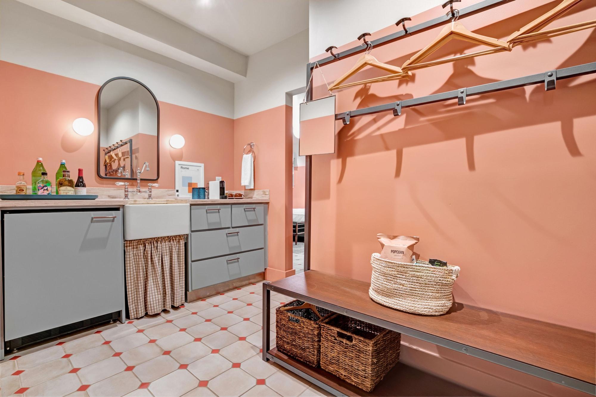 image-housing-carousel