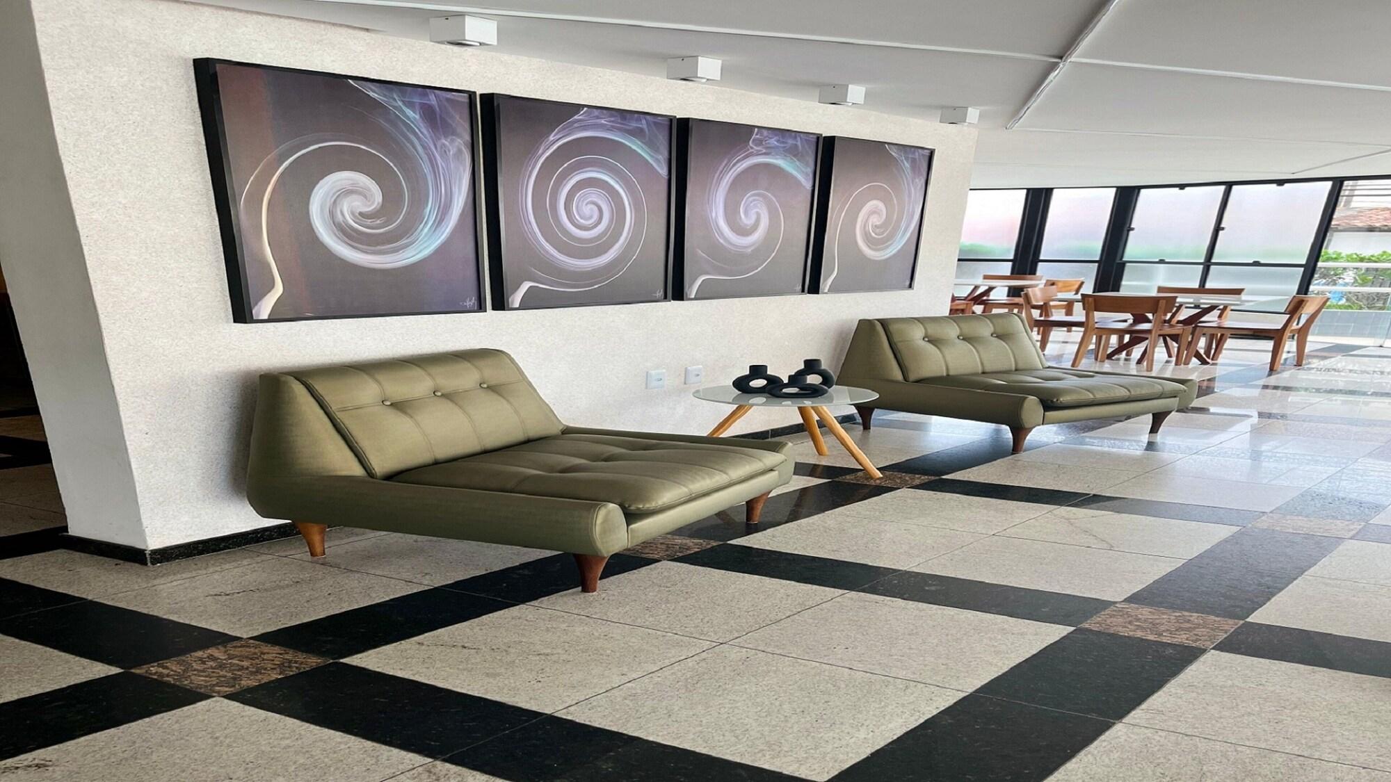 image-housing-carousel