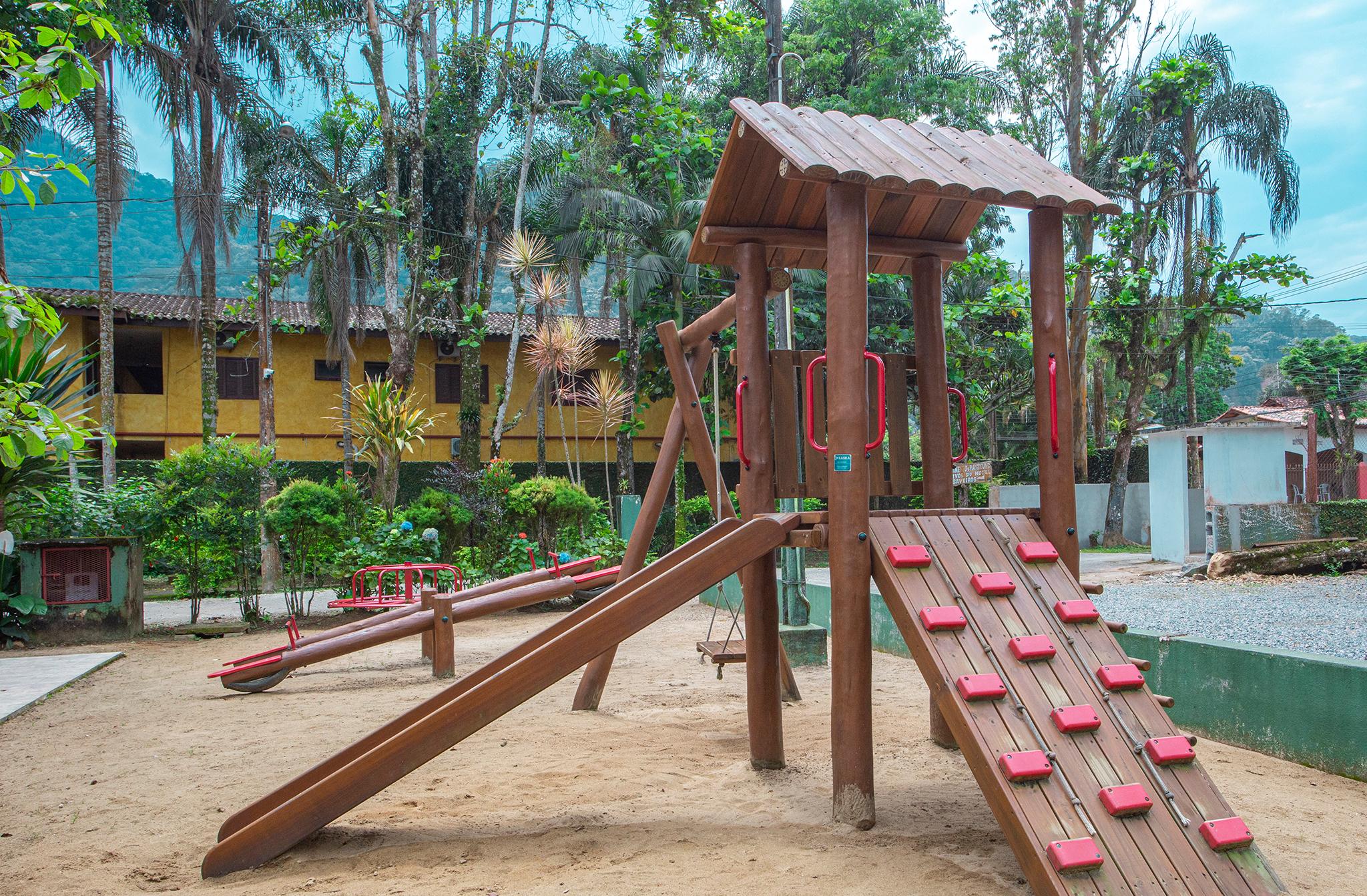image-housing-carousel