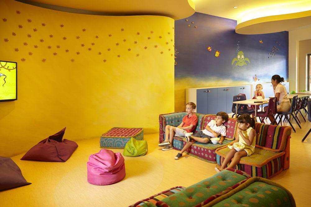 image-housing-carousel