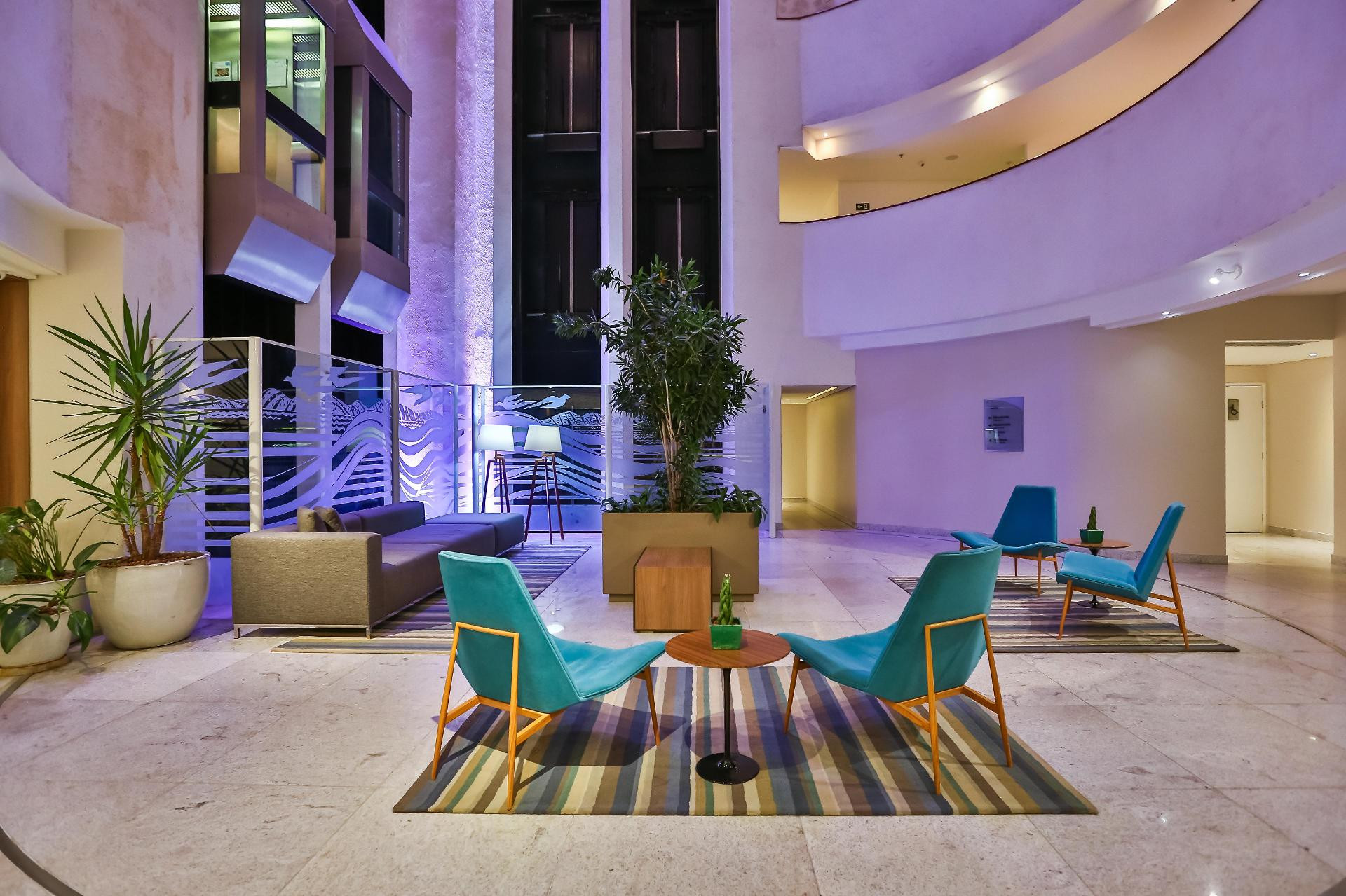 image-housing-carousel