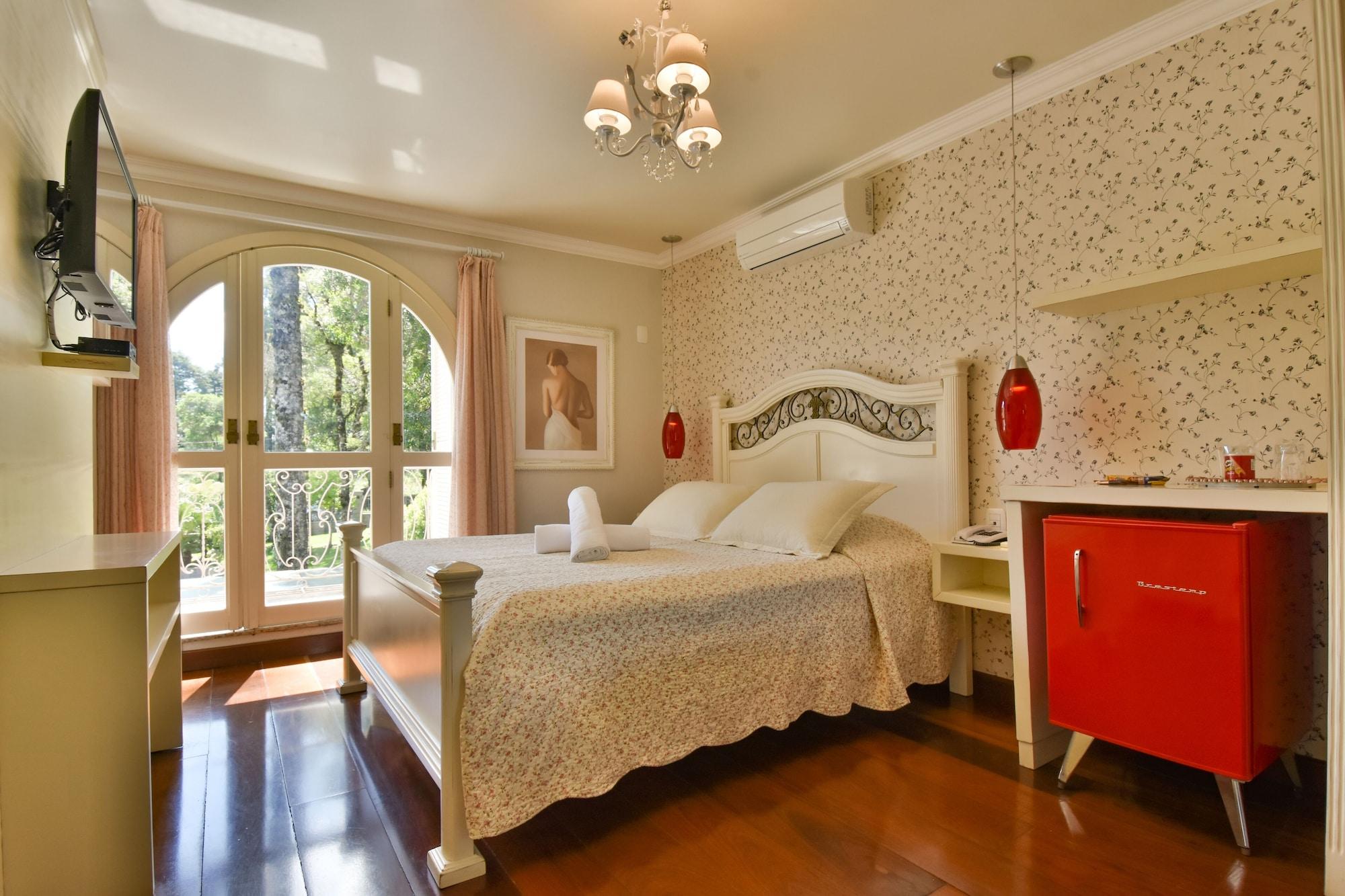 image-housing-carousel