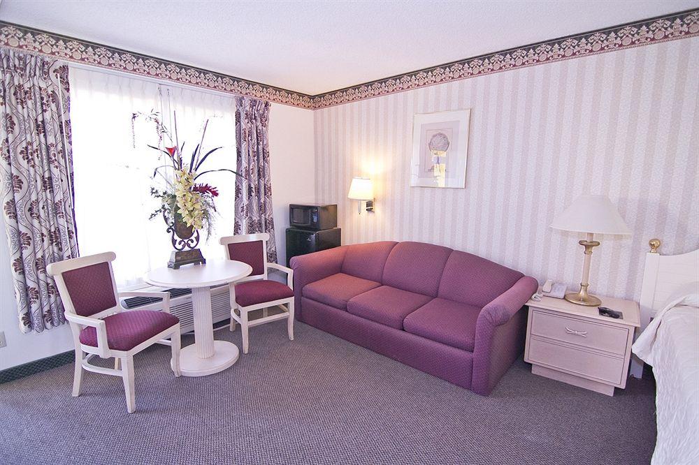 image-housing-carousel