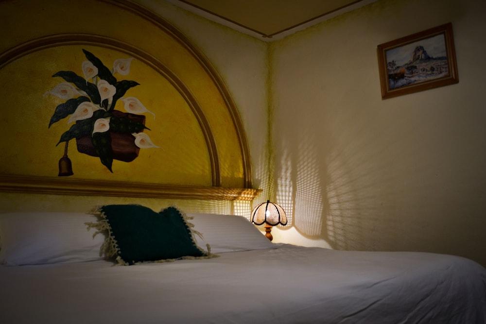 image-housing-carousel