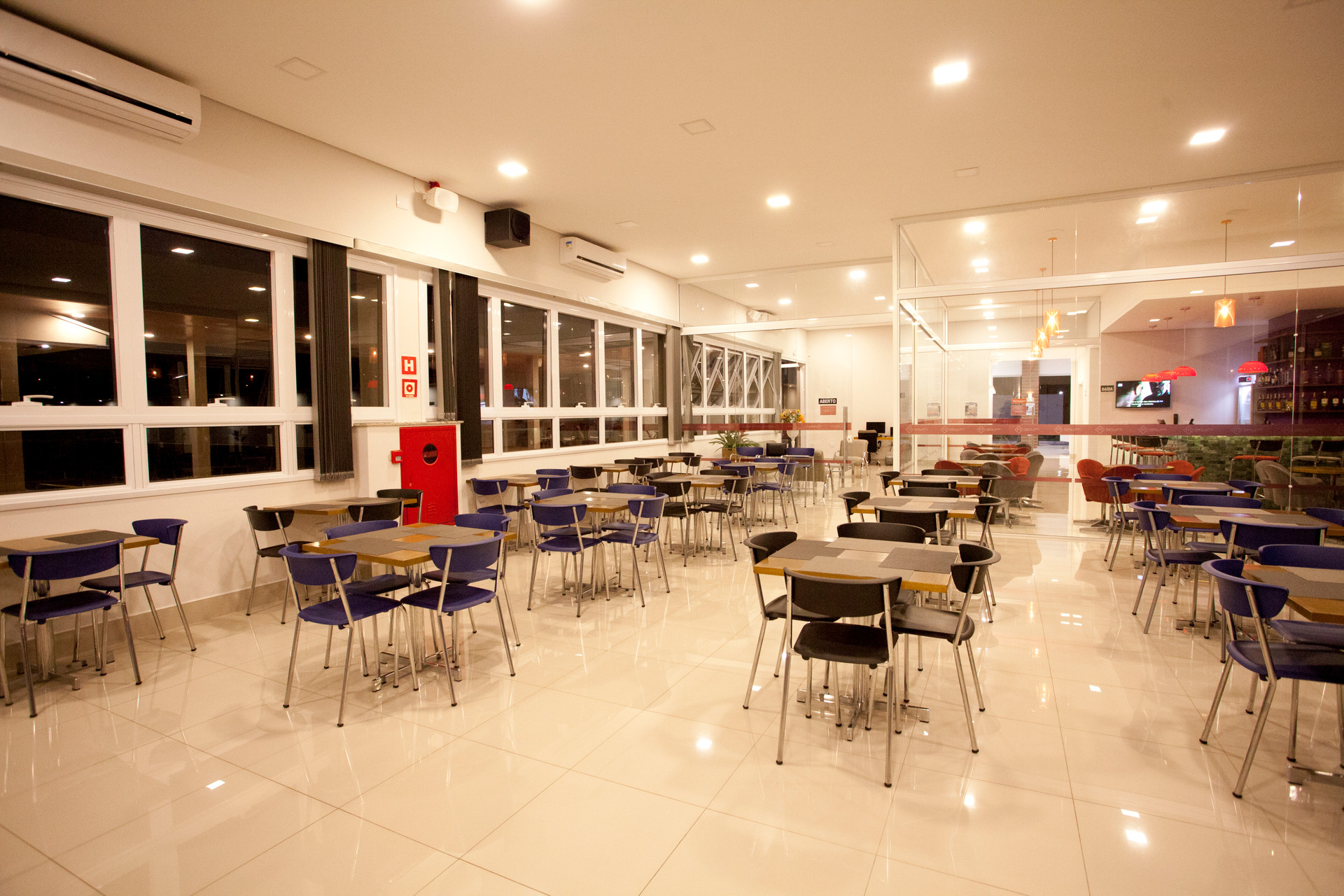 image-housing-carousel