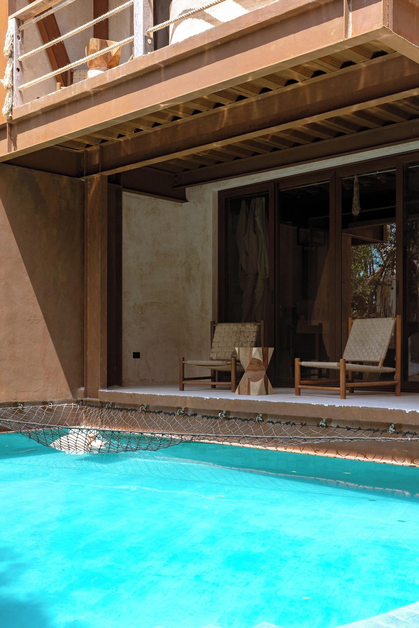 Habitación tradicional, vista a la piscina