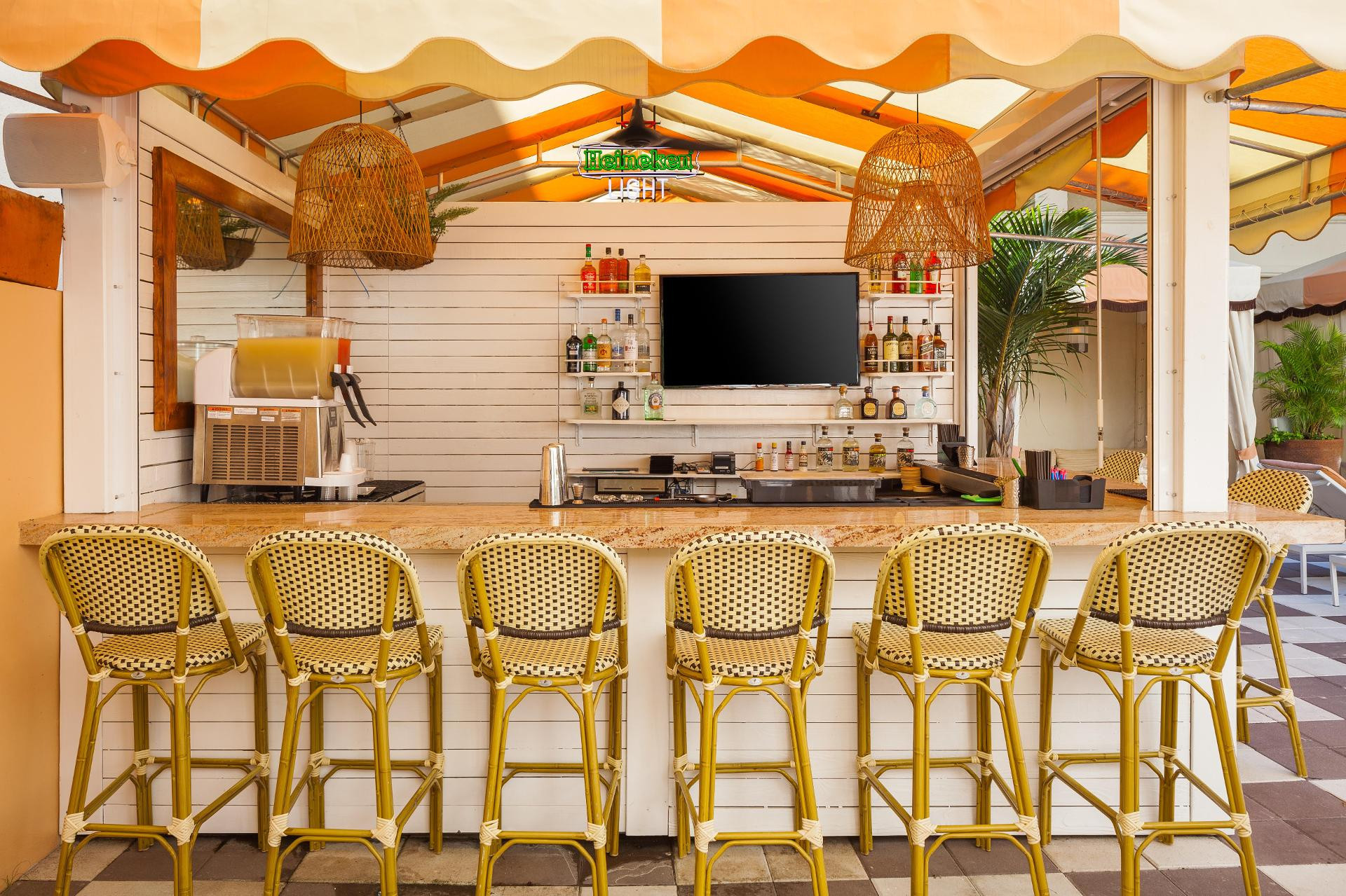 image-housing-carousel