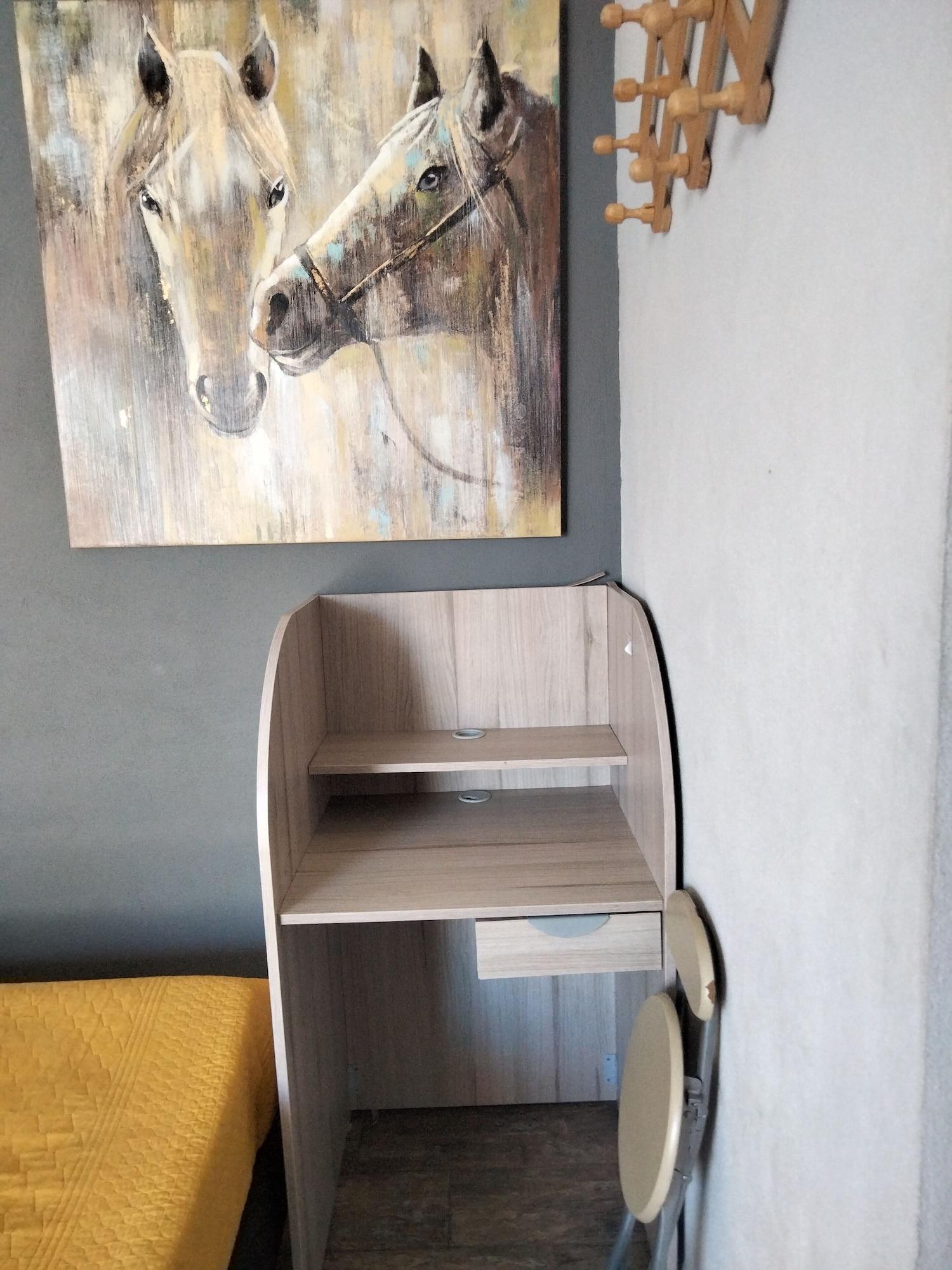 image-housing-carousel