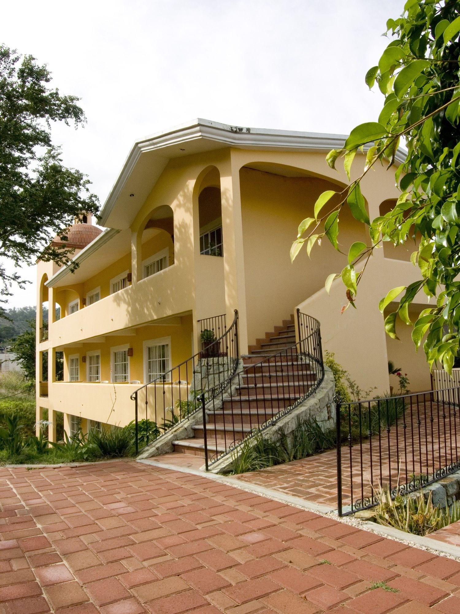 image-housing-carousel