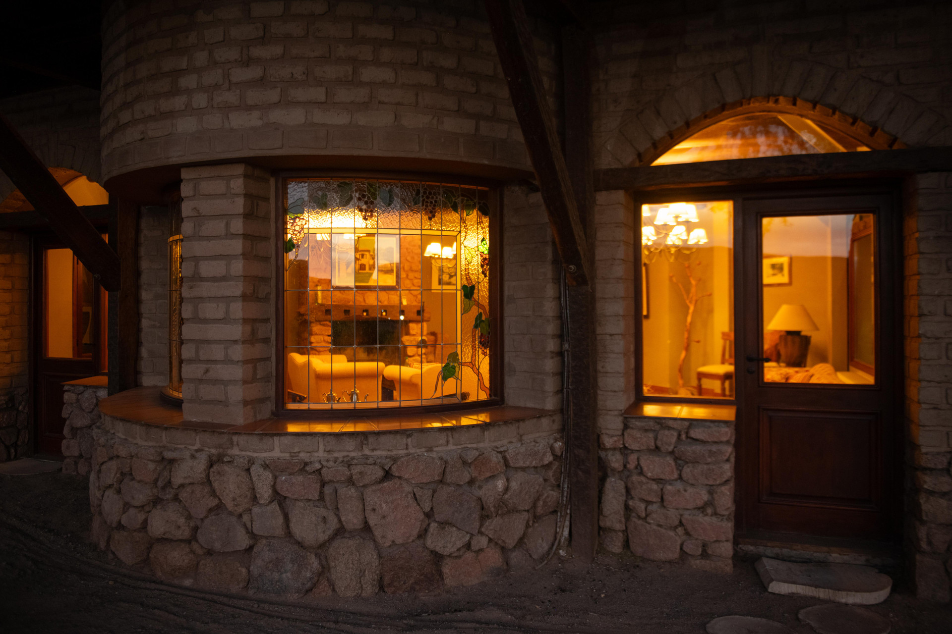 image-housing-carousel