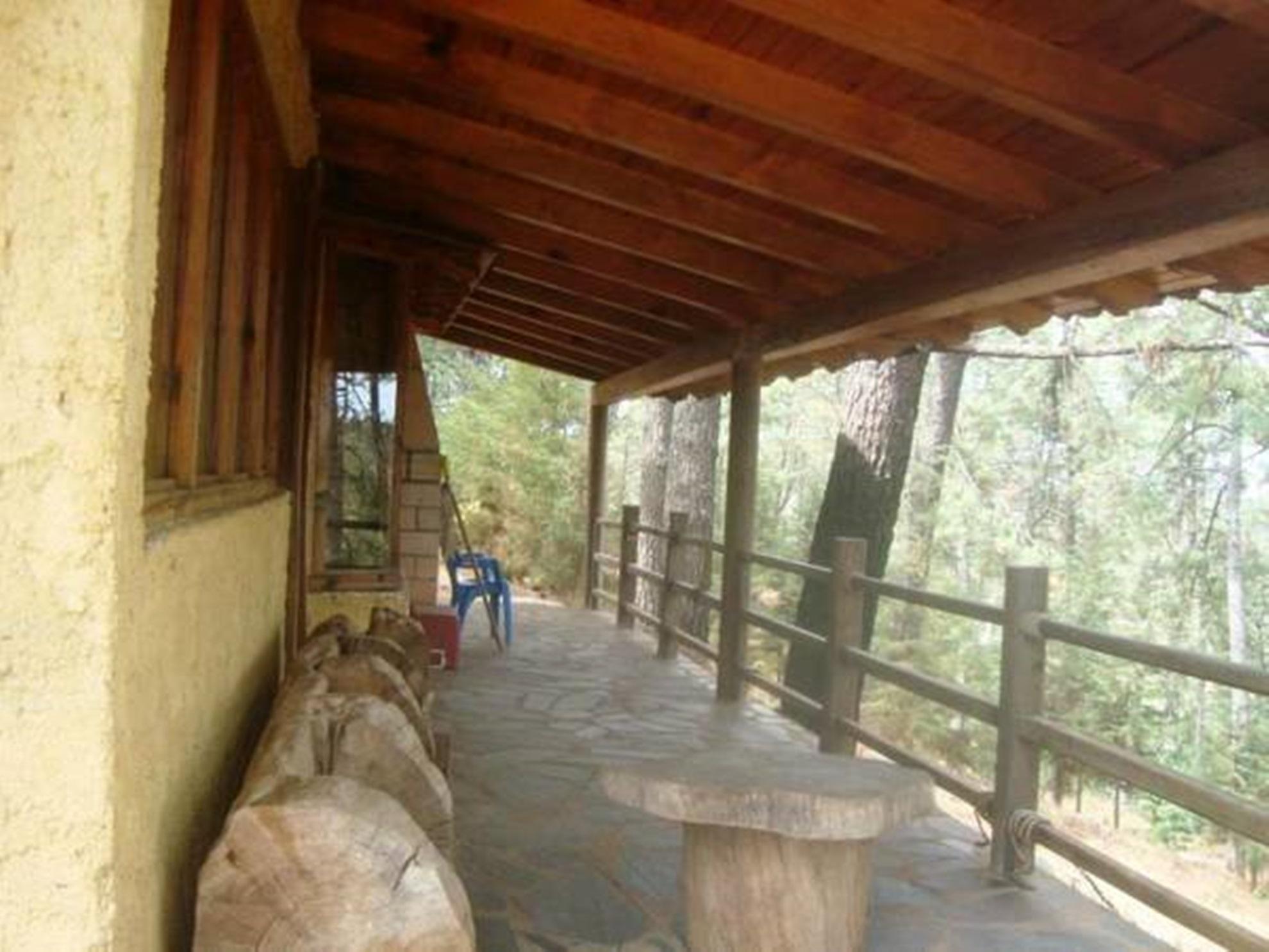 image-housing-carousel
