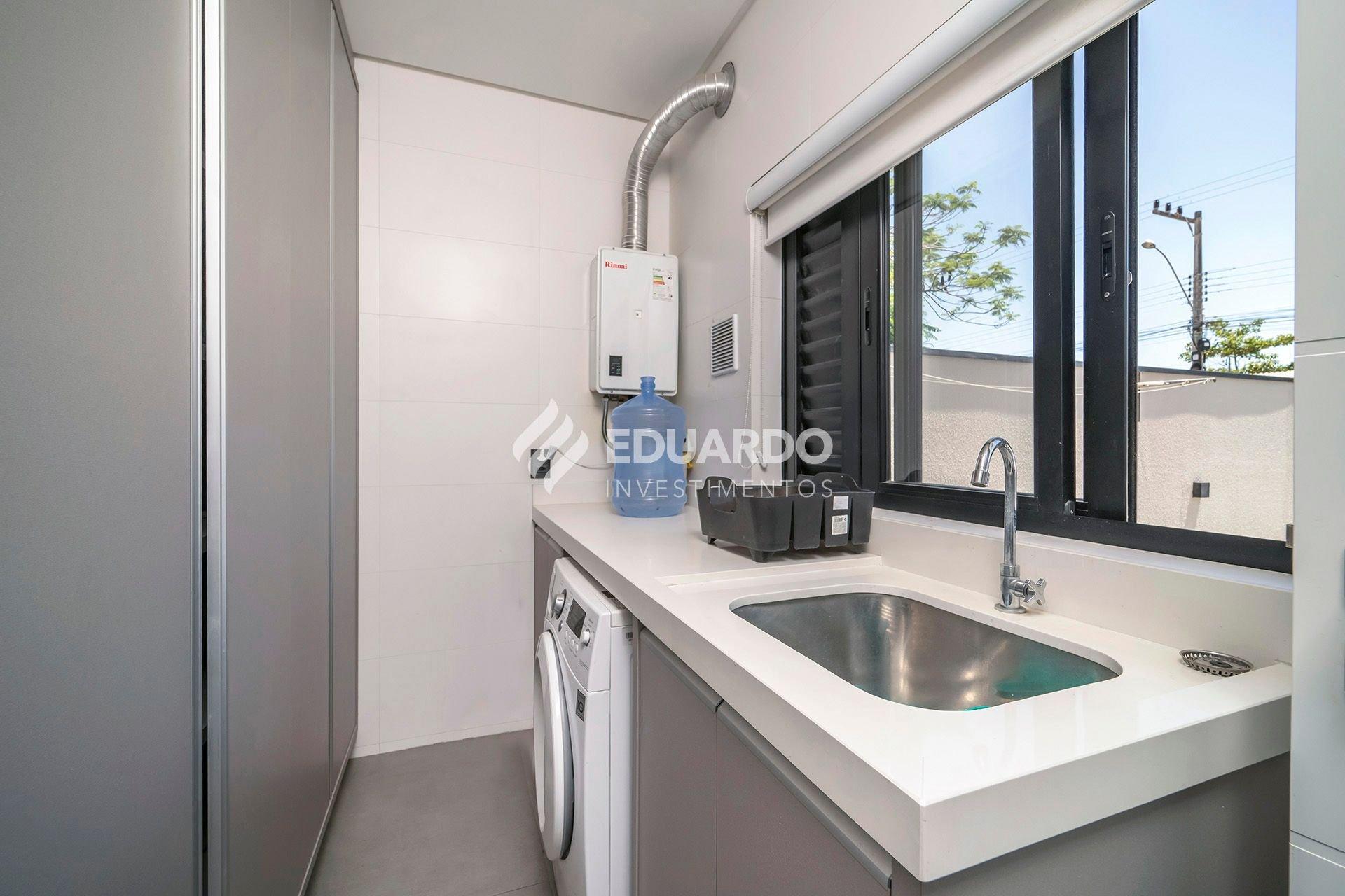image-housing-carousel