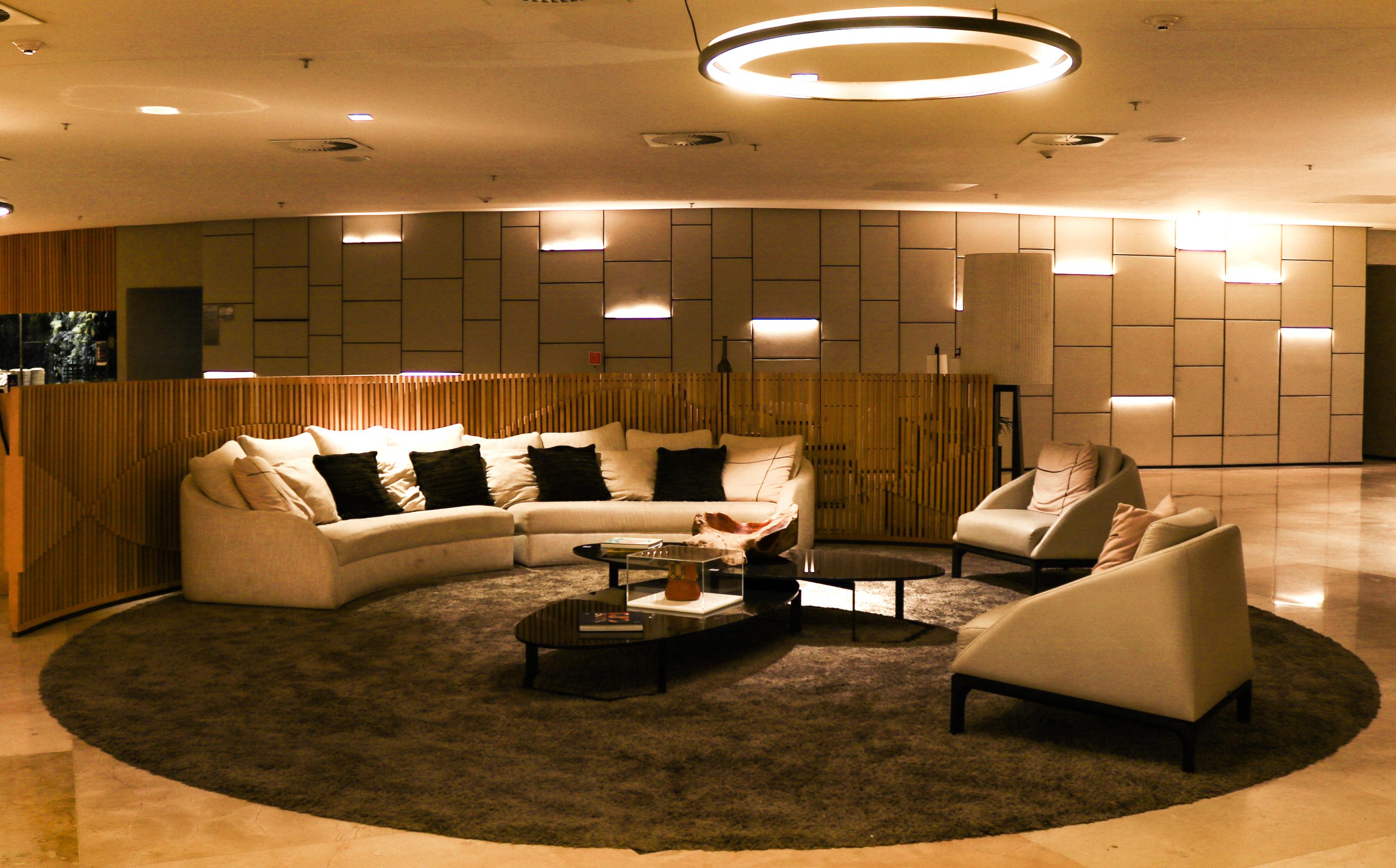 image-housing-carousel