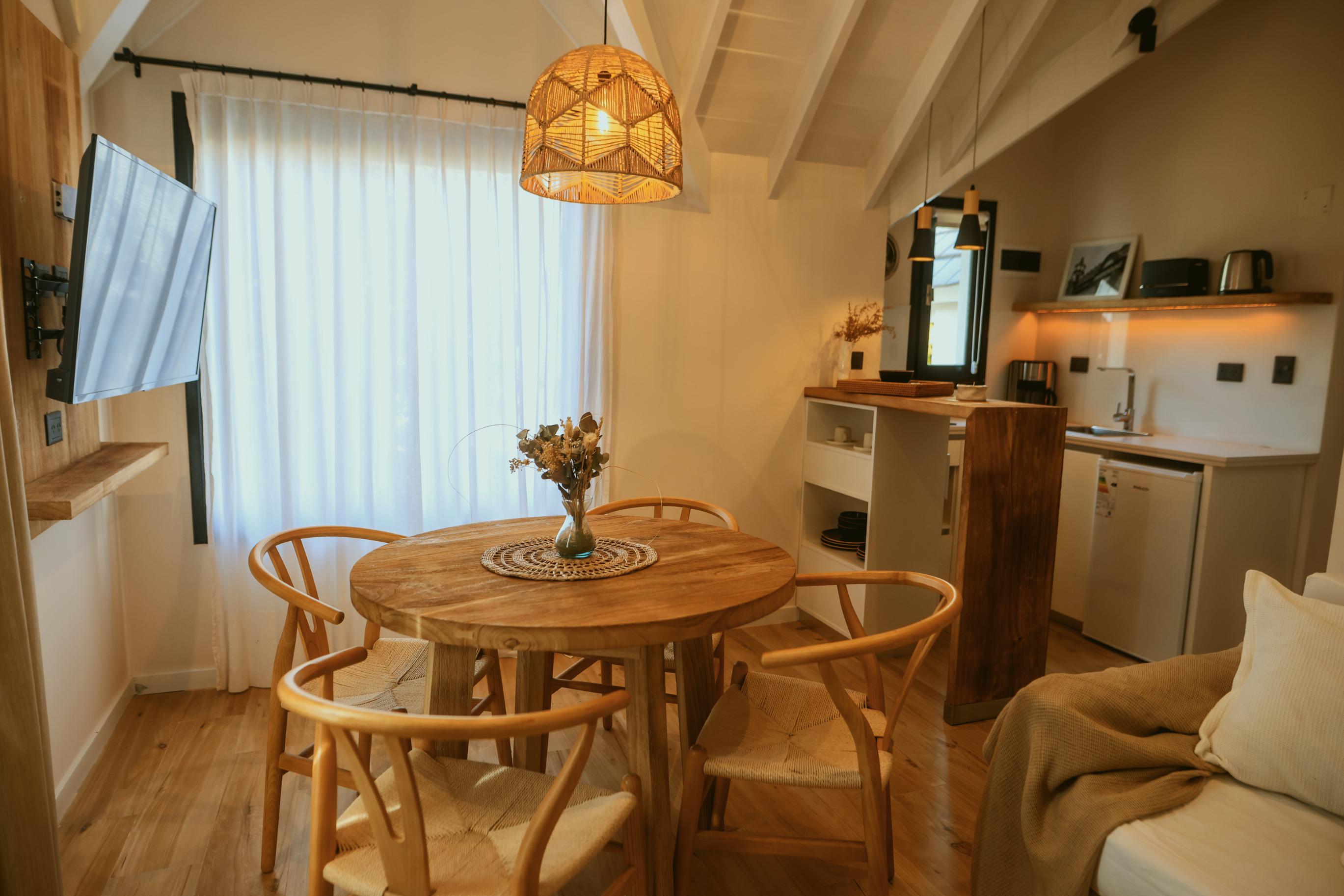 image-housing-carousel