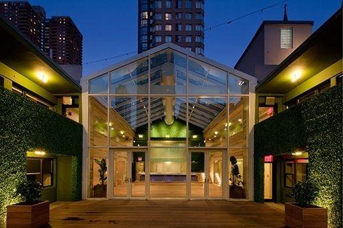 image-housing-carousel