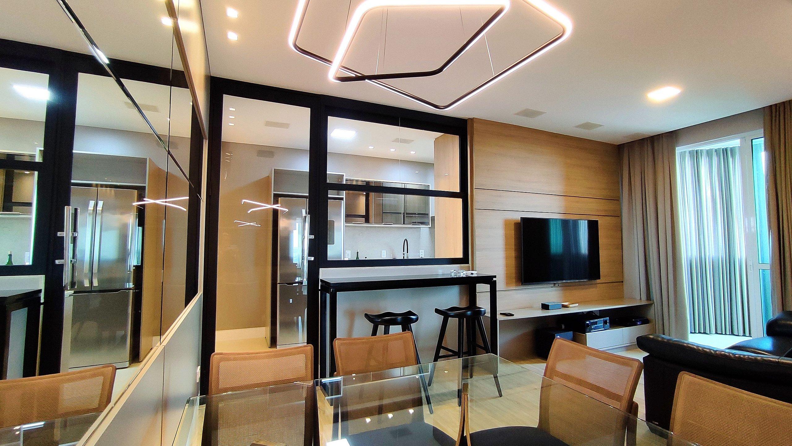 image-housing-carousel