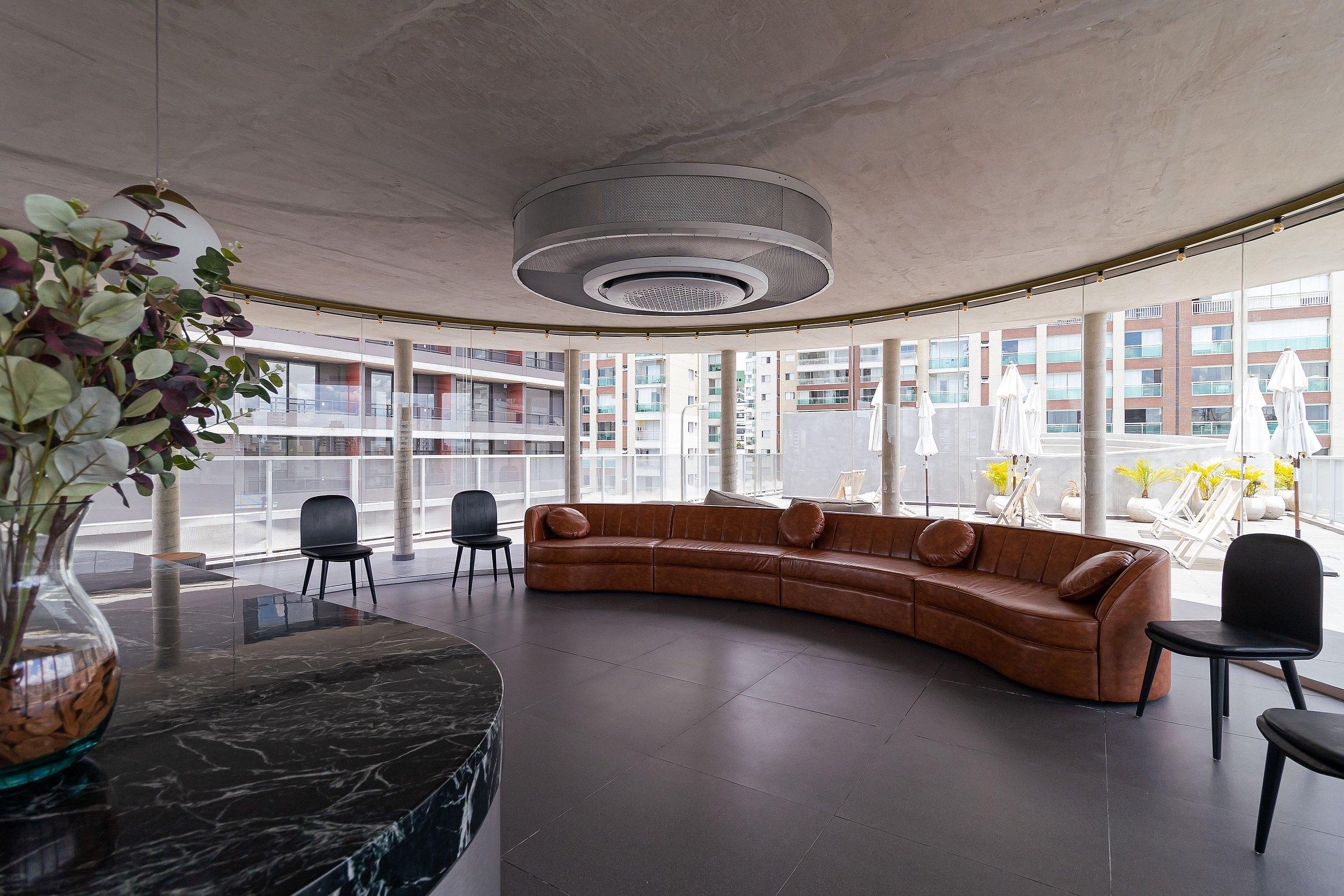 image-housing-carousel