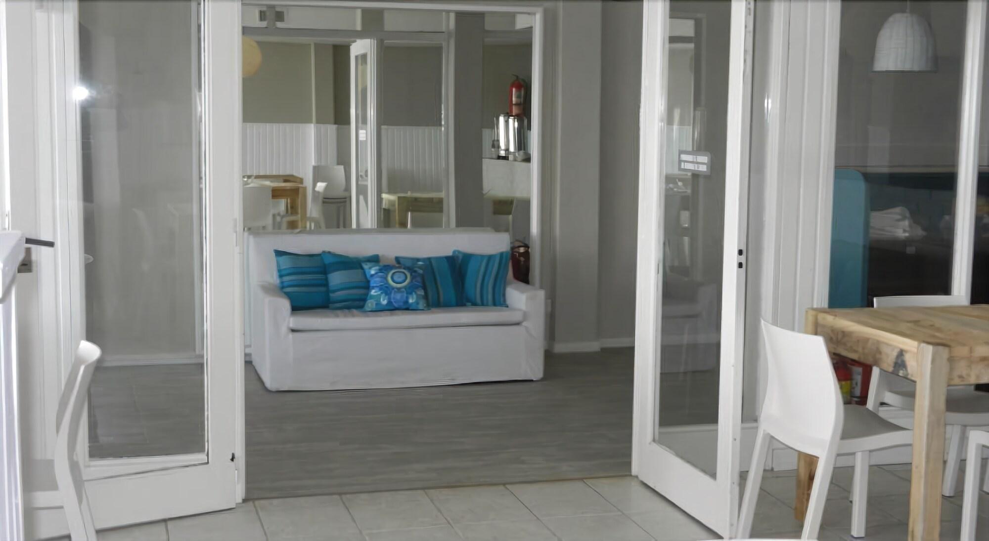 image-housing-carousel