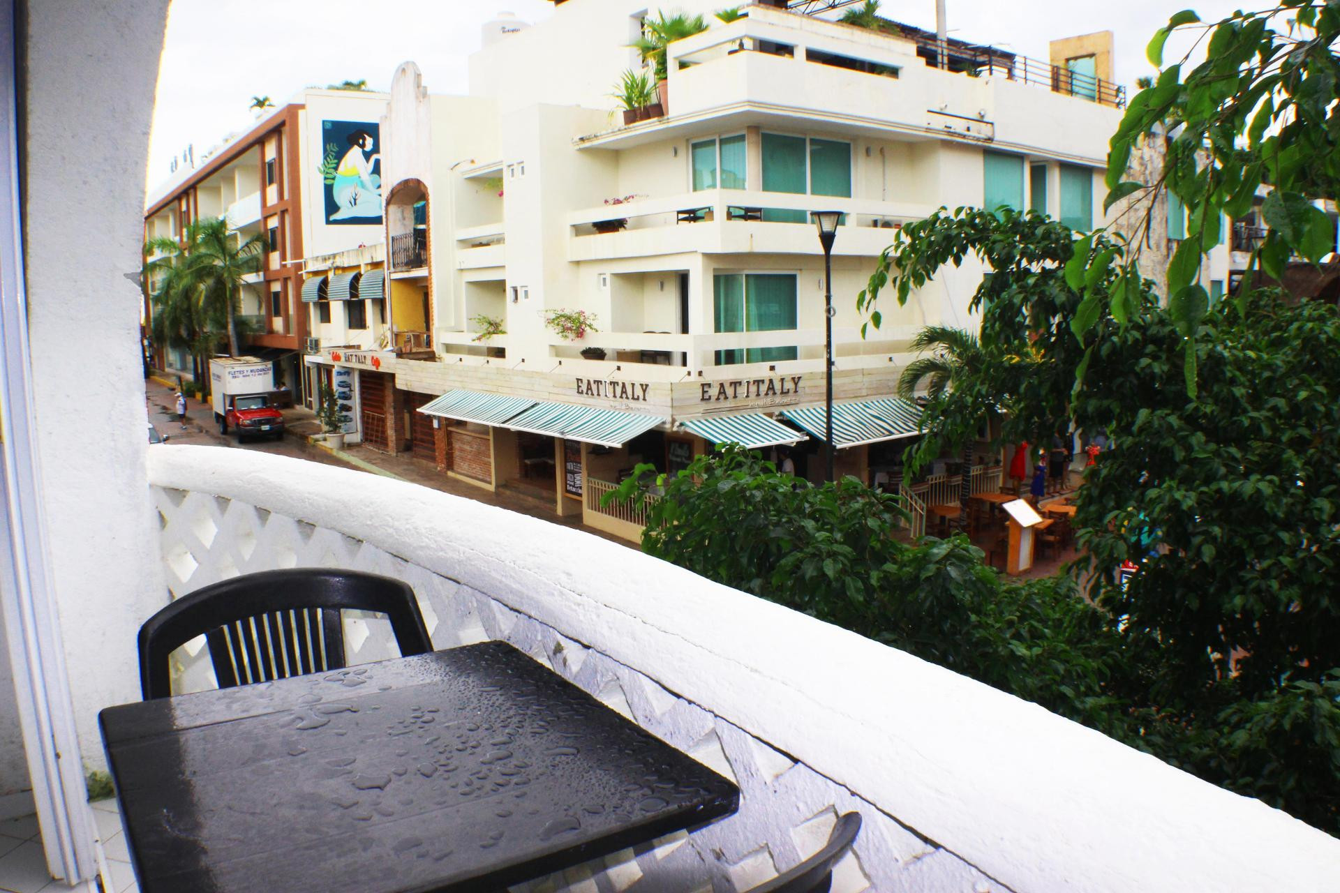 image-housing-carousel