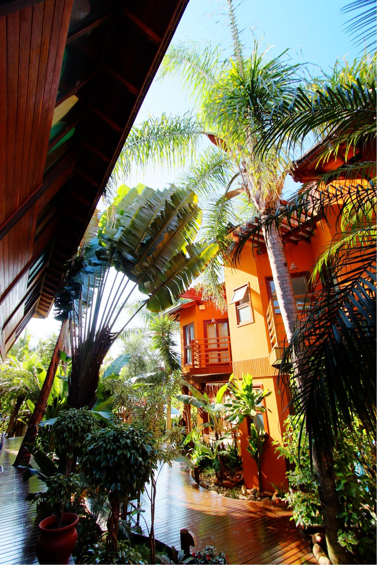 image-housing-carousel