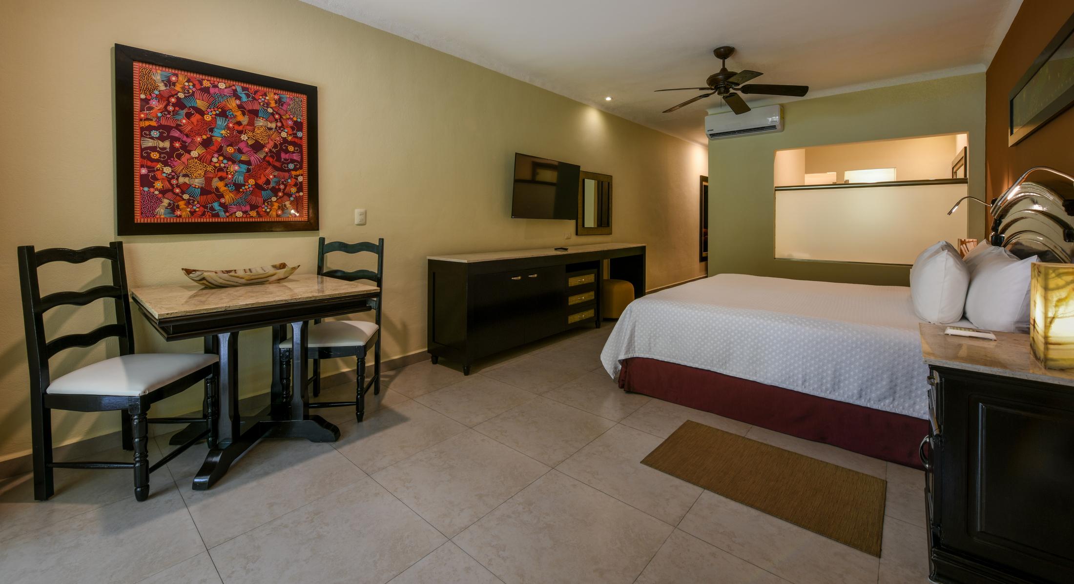 SWIM UP SUITE JUNIOR SUITE