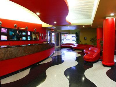 image-housing-carousel