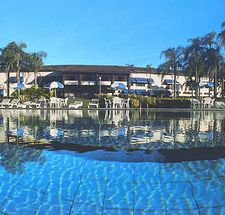 Peninsula Hotel 