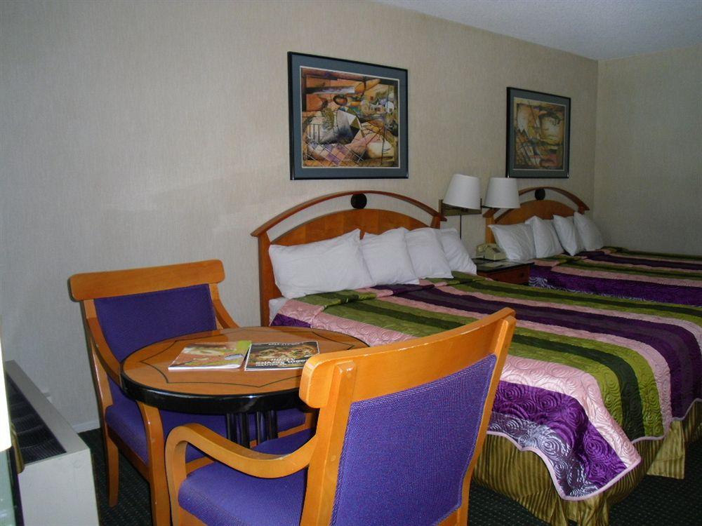 image-housing-carousel