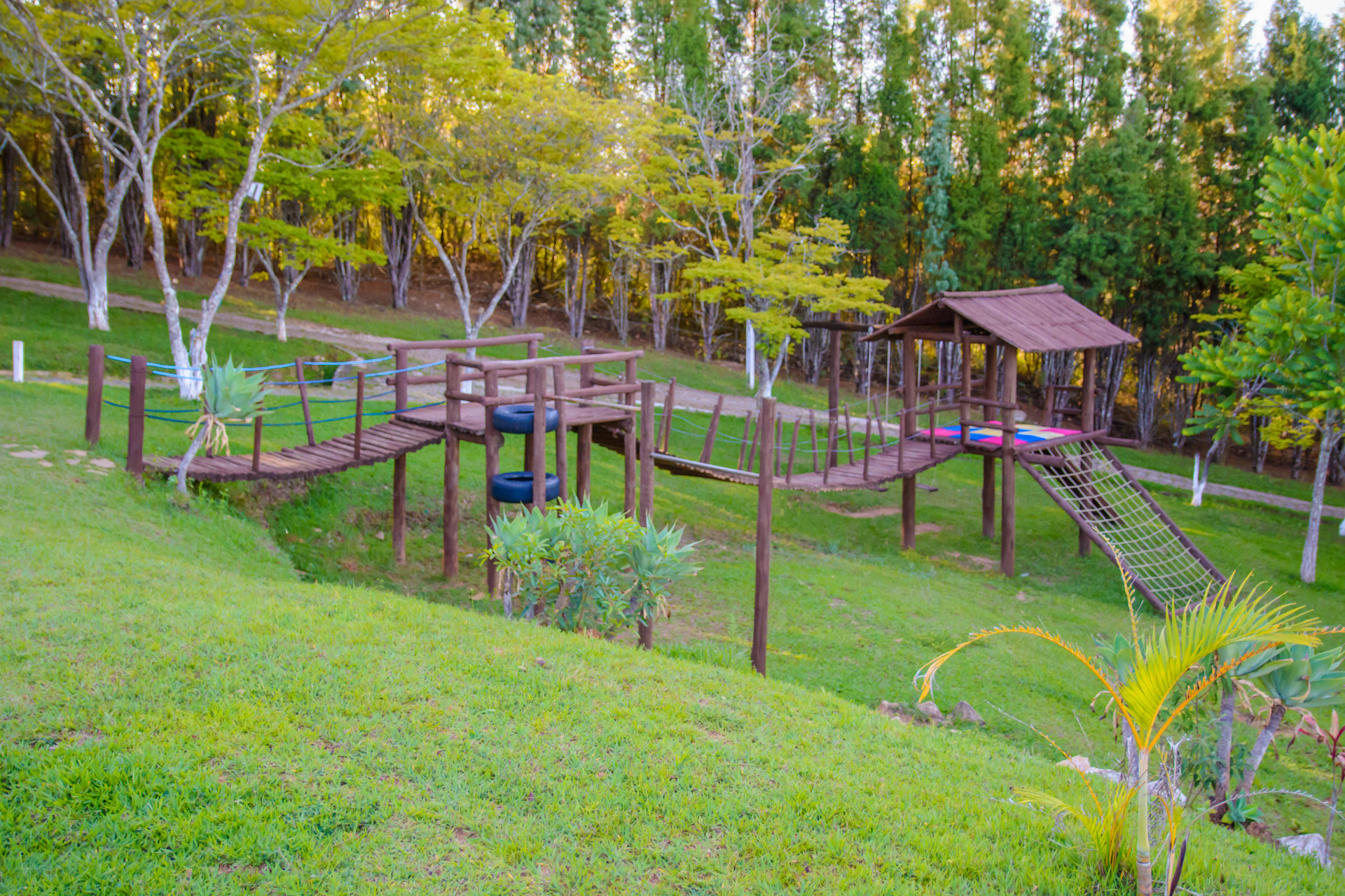 image-housing-carousel