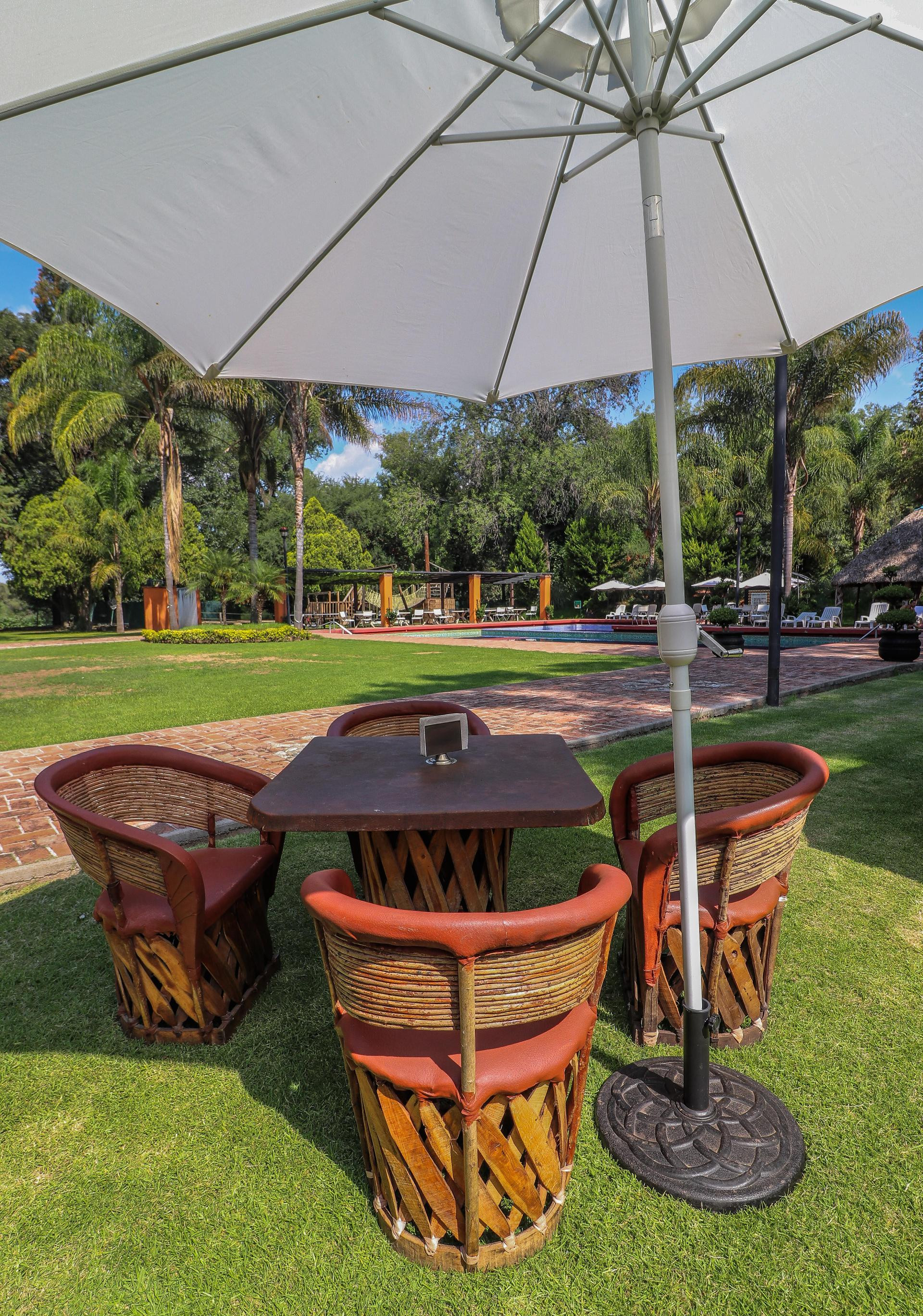 image-housing-carousel