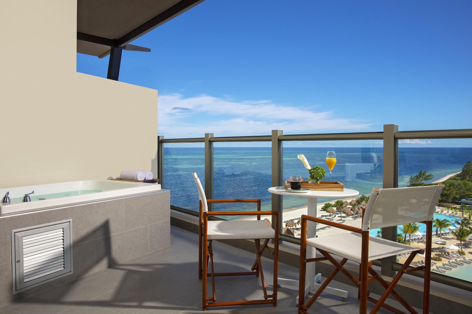 Preferred Club Junior Suite Ocean View King