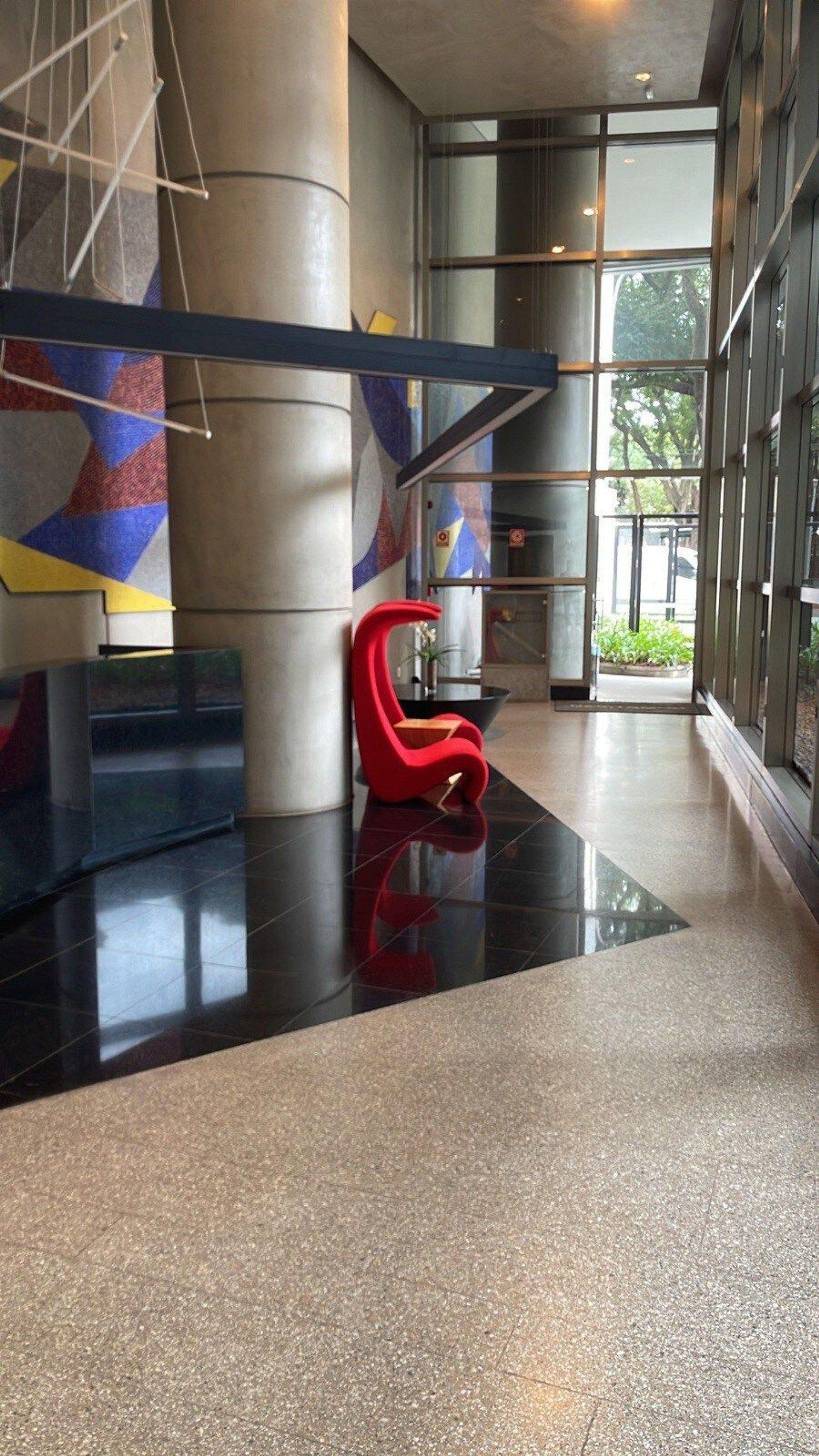 image-housing-carousel
